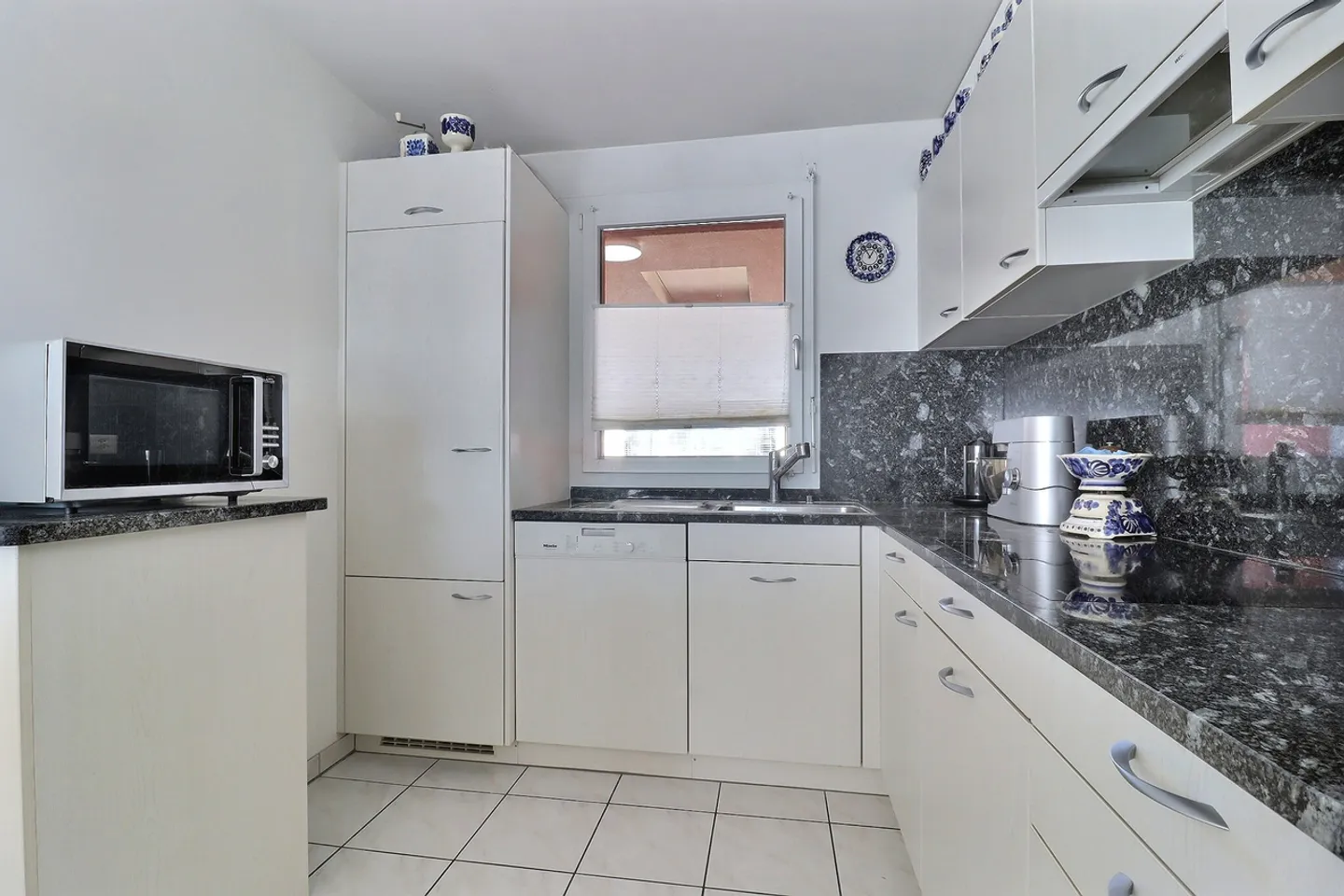 Apartment with 4.5 rooms on the top floor - Photo 3 of 10