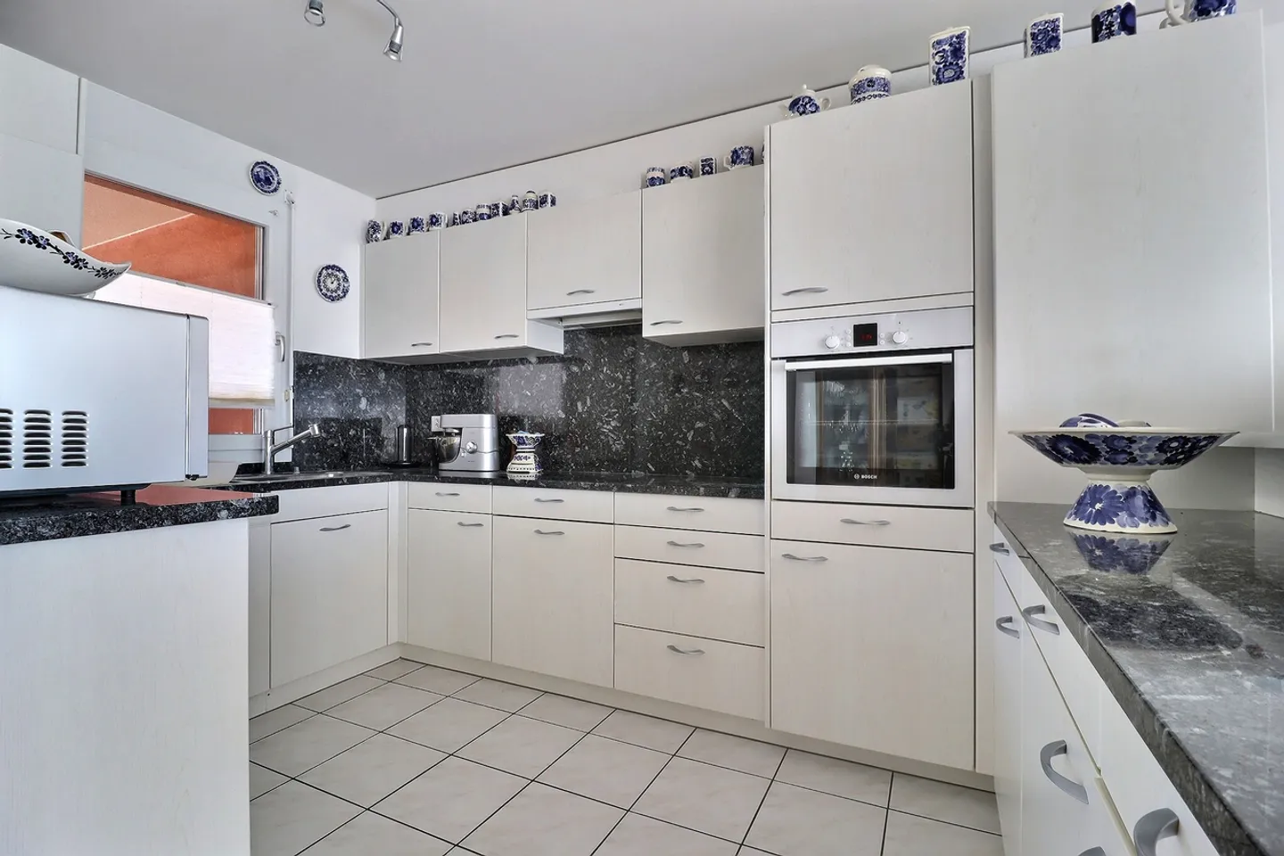Apartment with 4.5 rooms on the top floor - Photo 4 of 10