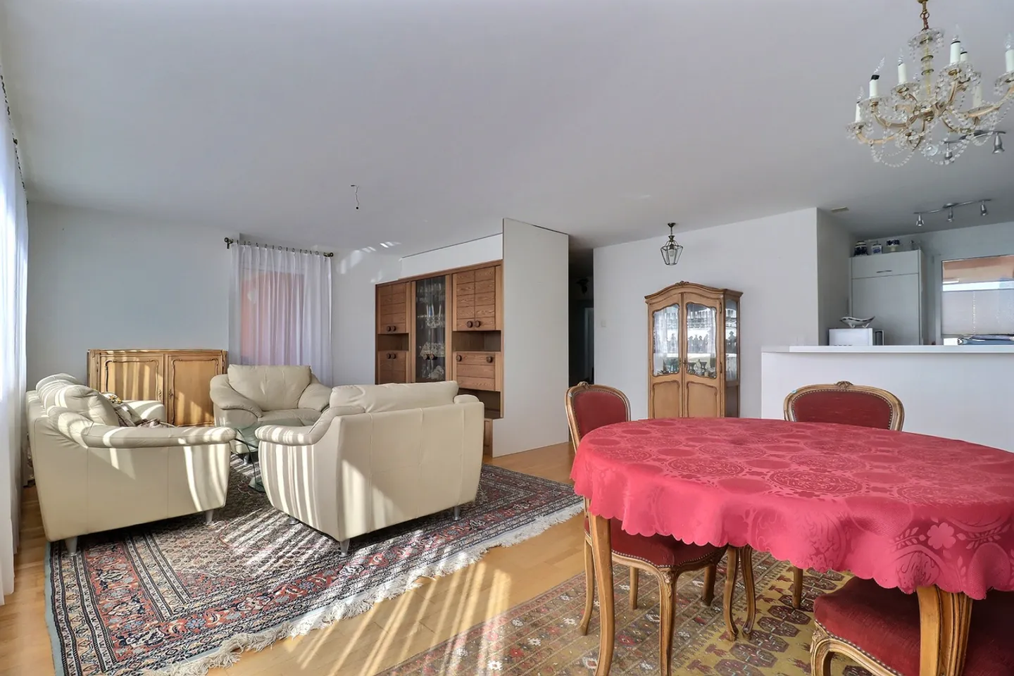 Apartment with 4.5 rooms on the top floor - Photo 7 of 10