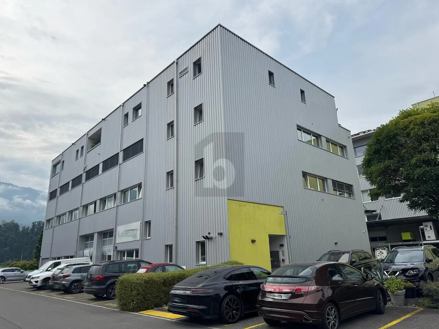 GERÄUMIG UND MODERN - Foto 5 von 6