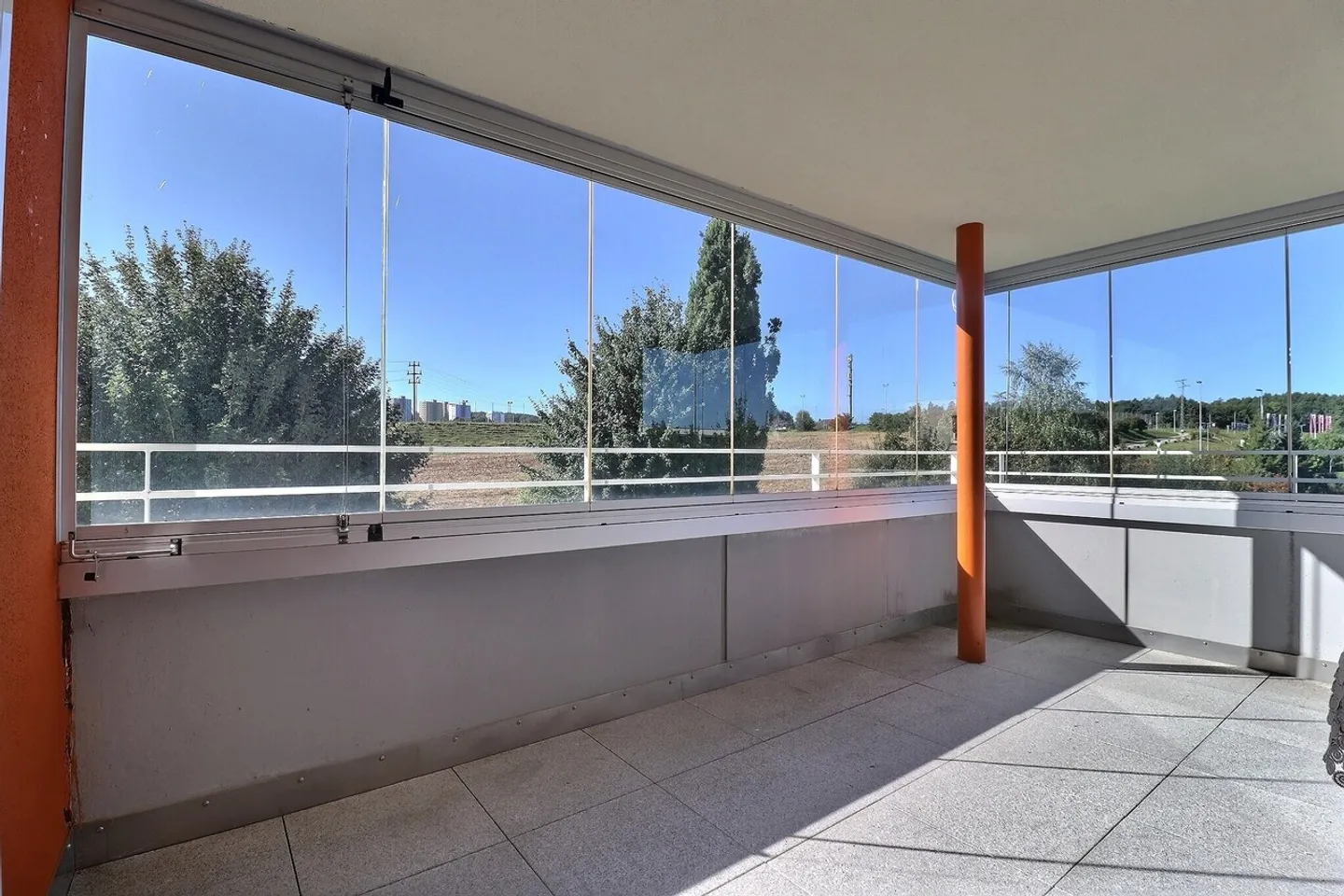 Apartment with 4.5 rooms on the top floor - Photo 8 of 10