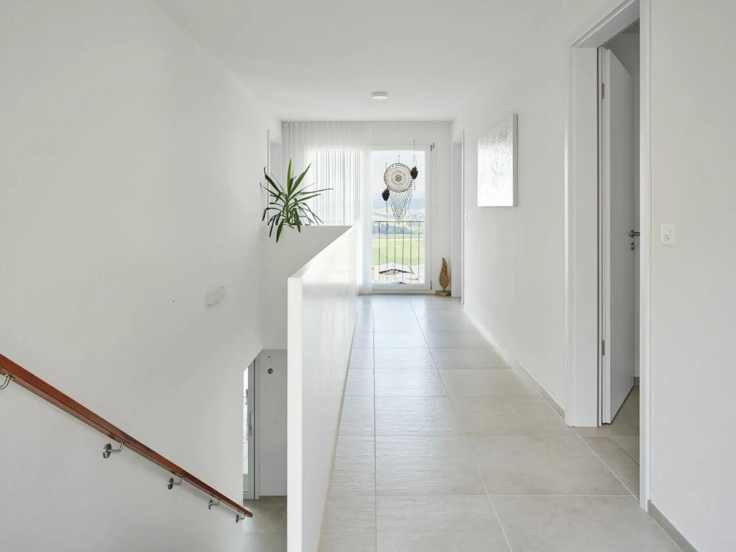 Stylish home with panoramic view - Photo 8 of 15