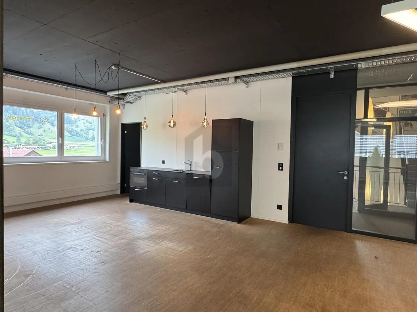 GERÄUMIG UND MODERN - Foto 3 von 6