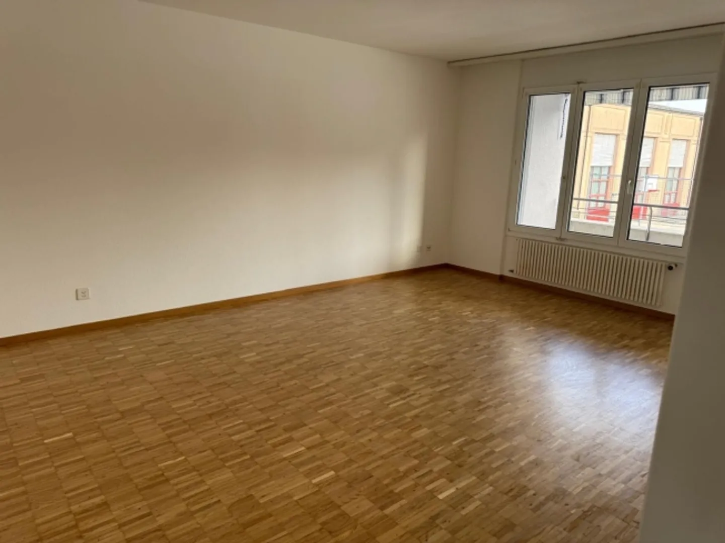 Posizione ideale - spazioso e tranquillo - Foto 2 di 10