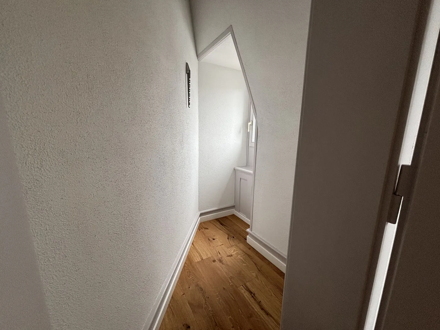 Freshly Renovated 3.5 Room Apartment in the Heart of Langenthal - Photo 7 of 12