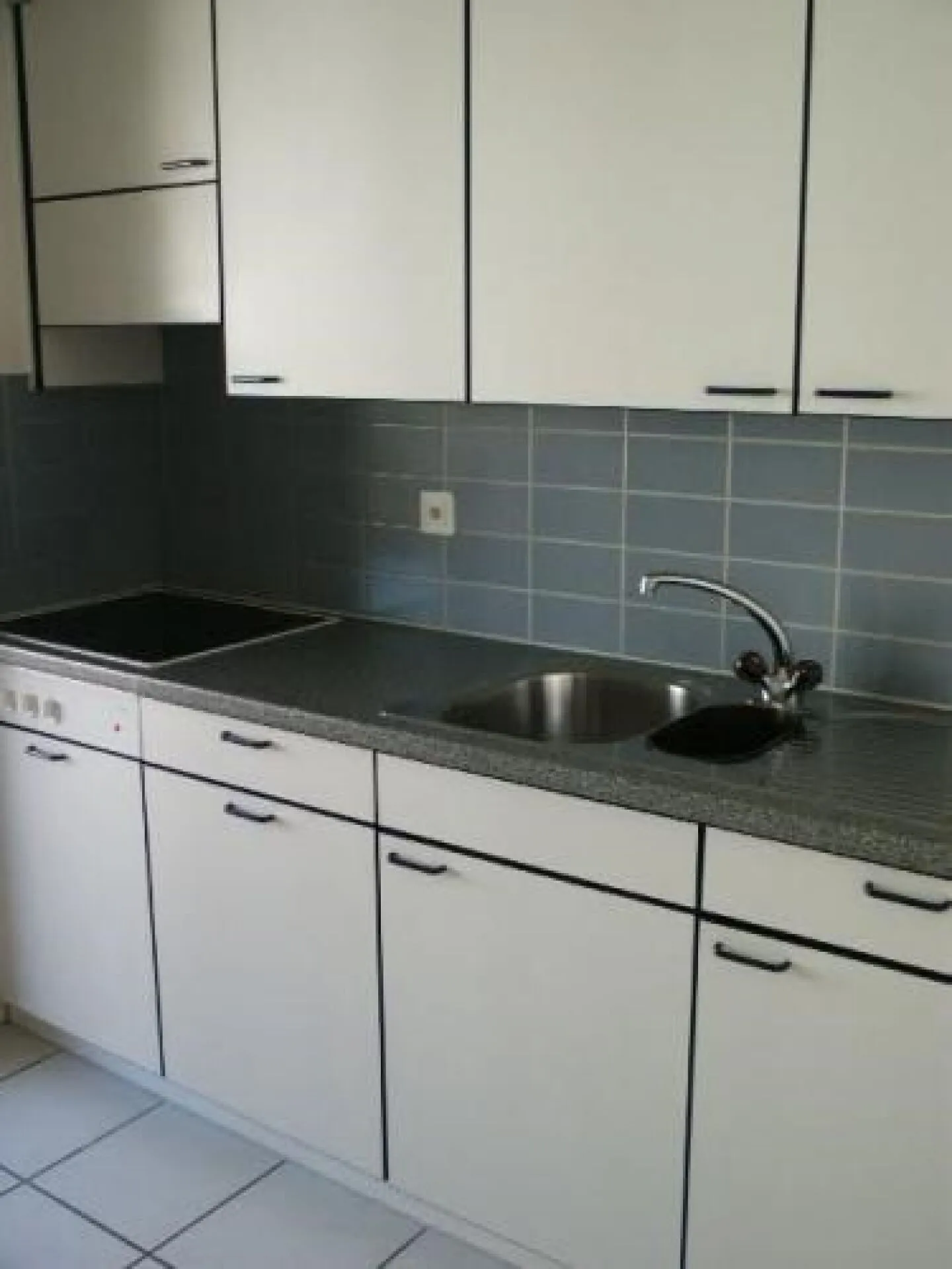 Modern, bright apartment - Photo 4 of 4