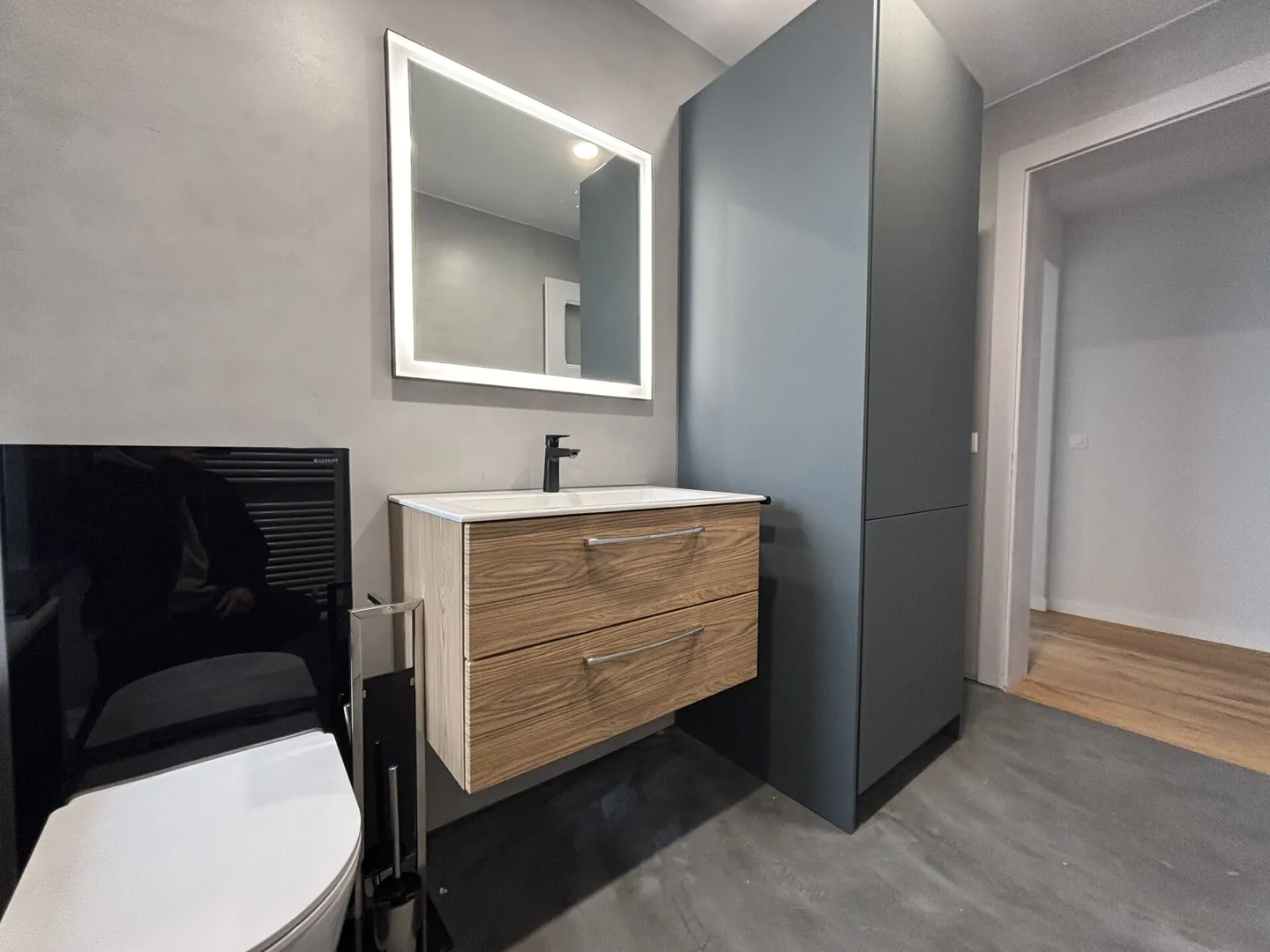 Freshly Renovated 3.5 Room Apartment in the Heart of Langenthal - Photo 3 of 12