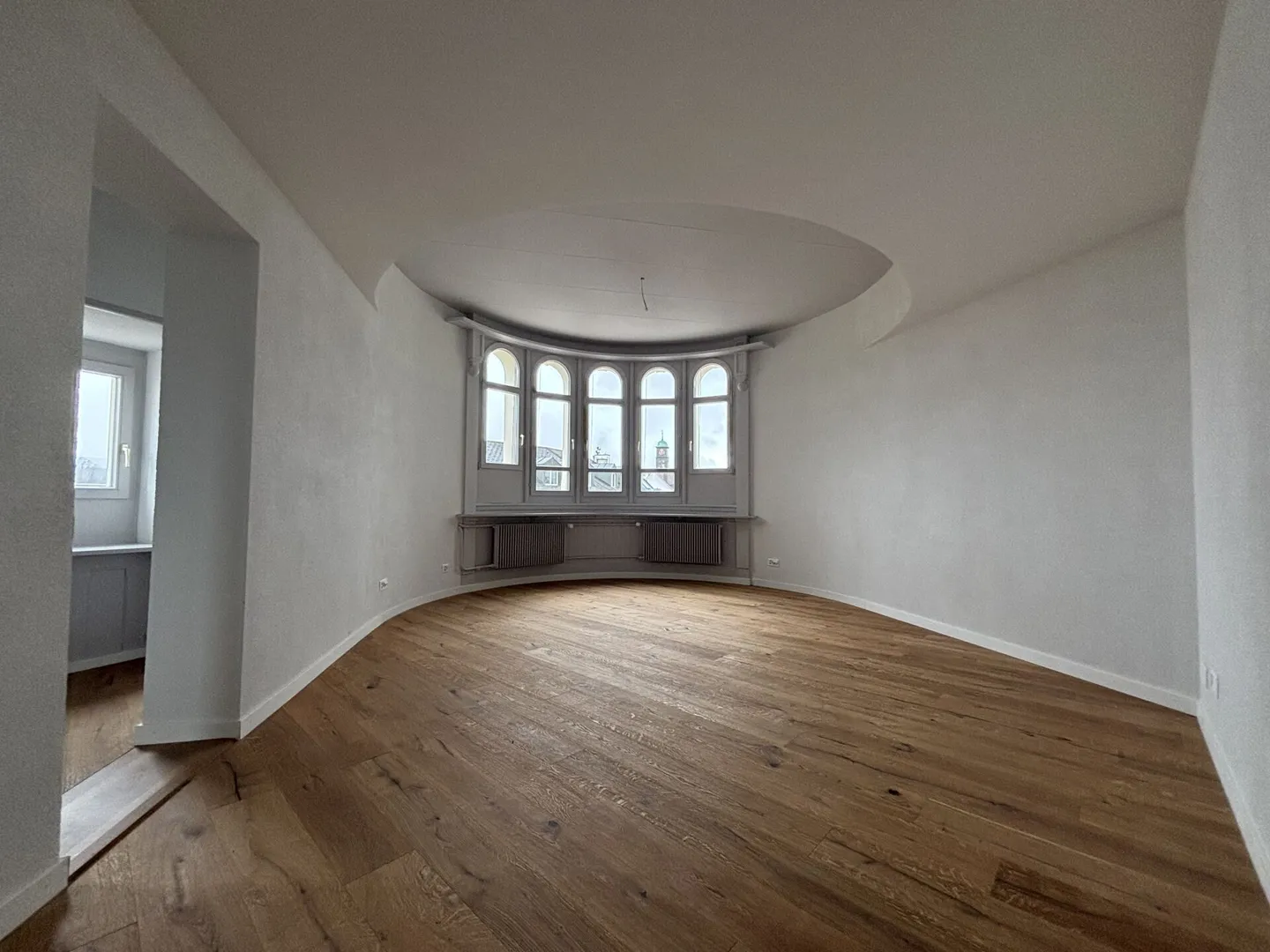 Freshly Renovated 3.5 Room Apartment in the Heart of Langenthal - Photo 4 of 12