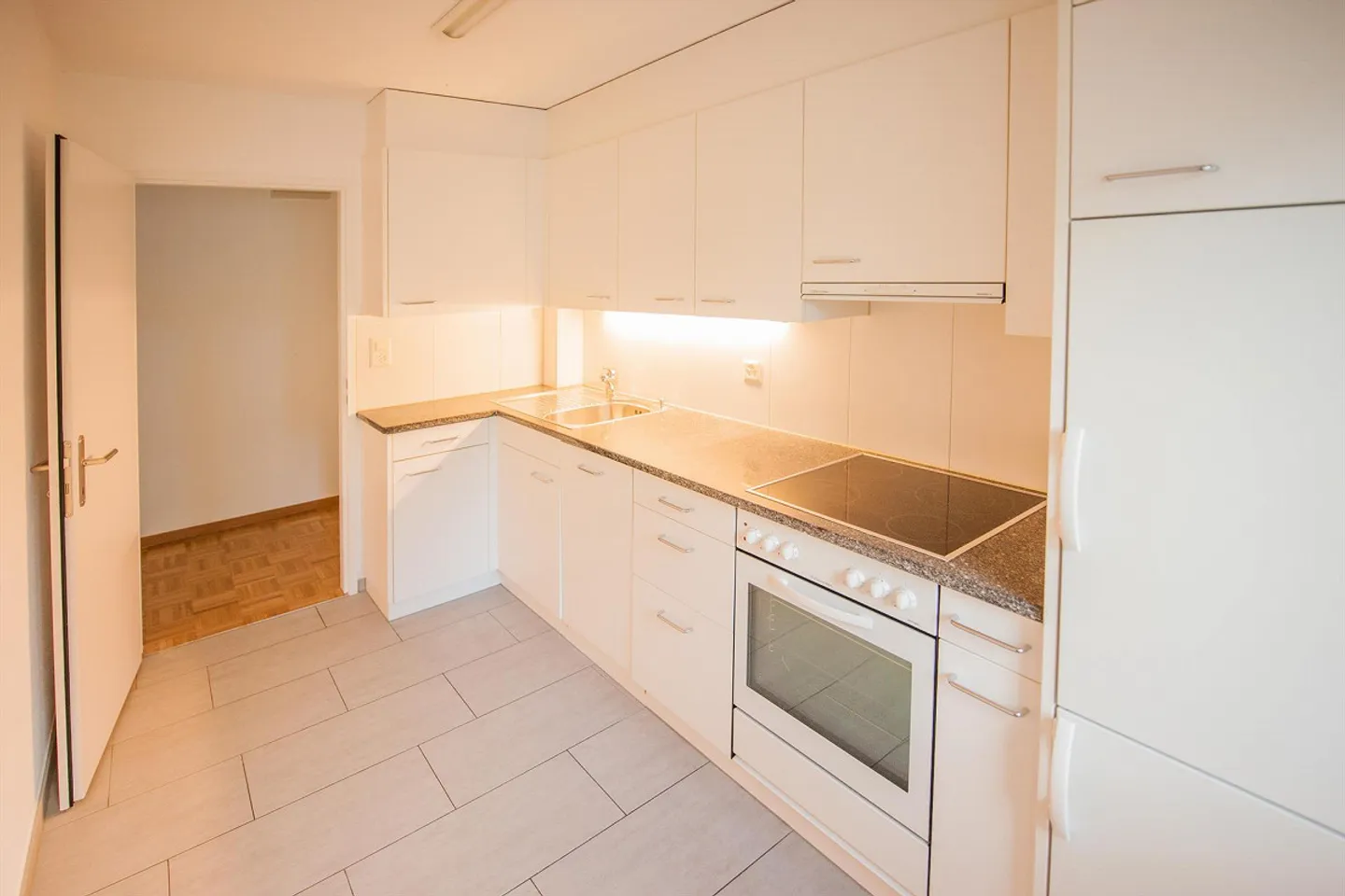 Appartement lumineux avec vue sur la verdure ! - Photo 4 sur 9