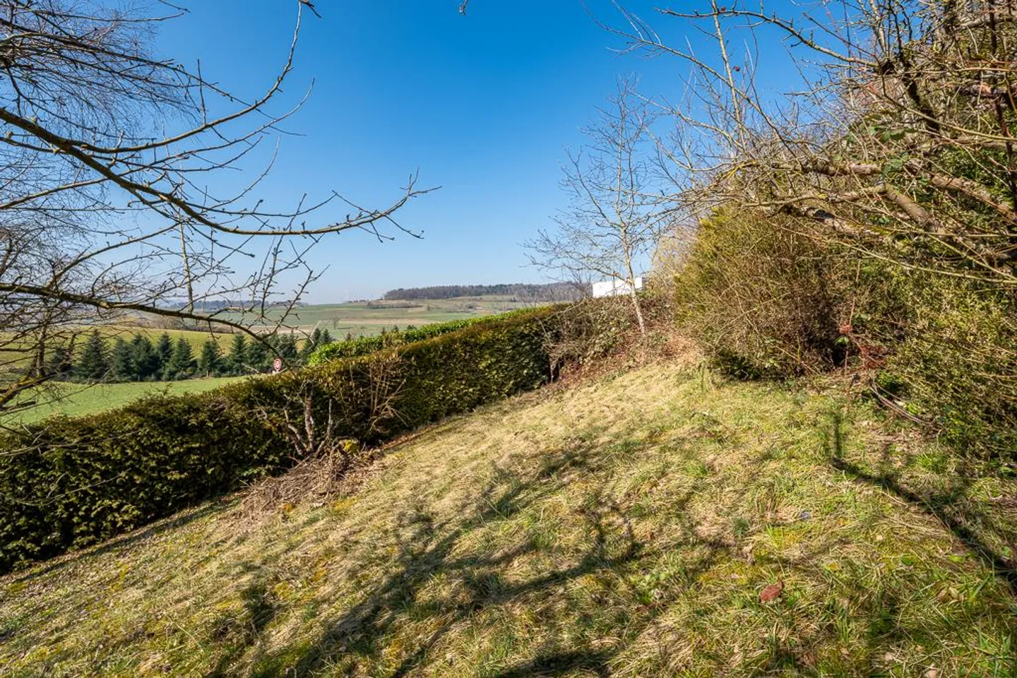 *RÉSERVÉ* Superbe parcelle de terrain à bâtir dans un emplacement ensoleillé - Photo 3 sur 5