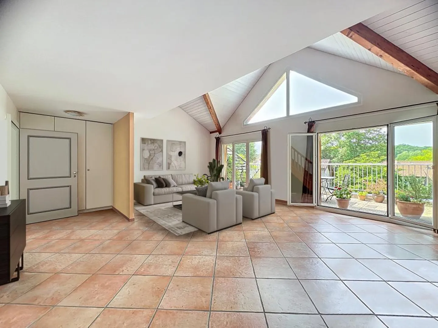 Superbo attico con soppalco e terrazza esposta a sud a Troinex - Foto 3 di 13