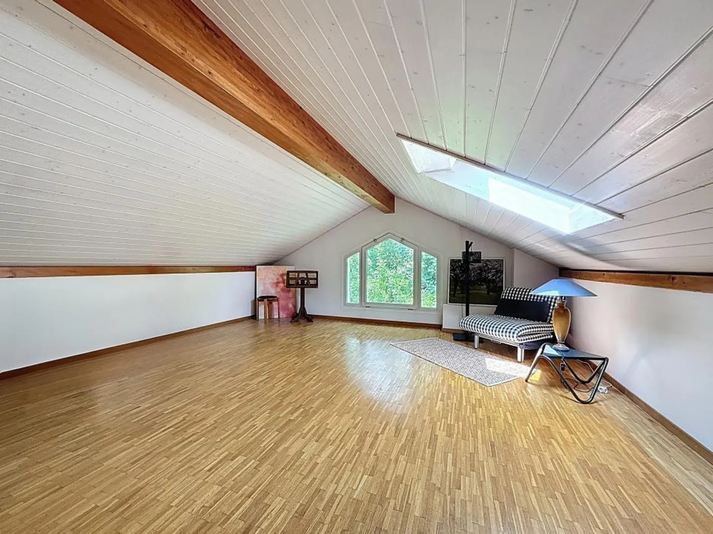 Superbo attico con soppalco e terrazza esposta a sud a Troinex - Foto 10 di 13