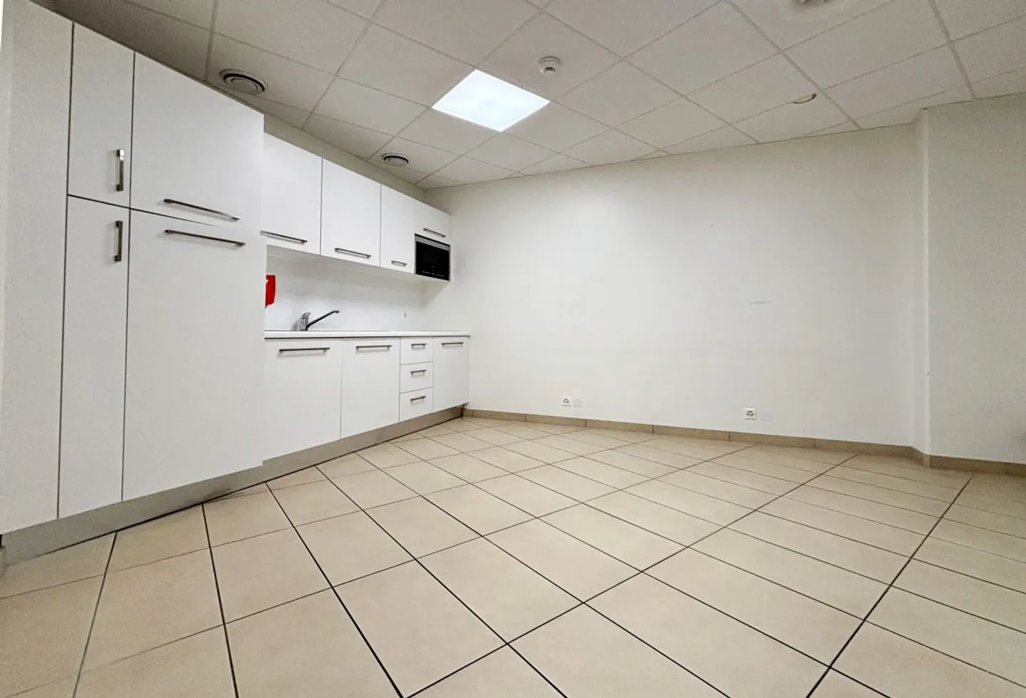 Exceptional commercial space in the center of Nyon - Photo 12 of 13