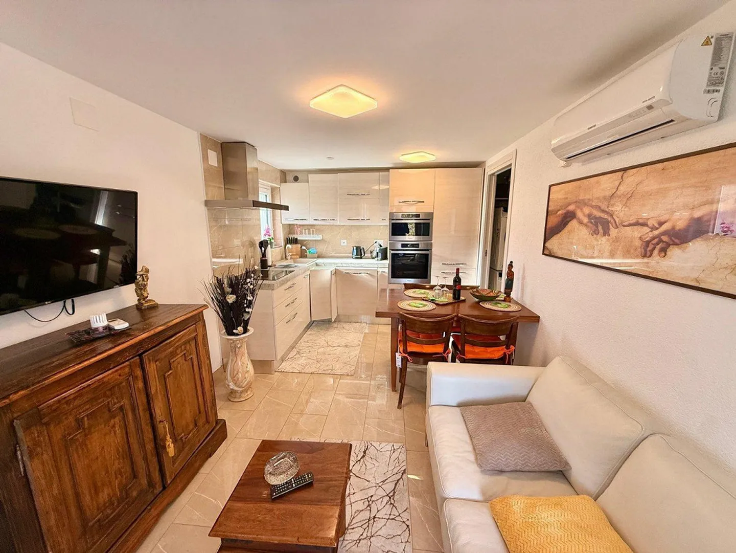 Moderne 2,5-Zimmer-Haus in Locarno mit einzigartigem Außenbereich - Foto 8 von 16