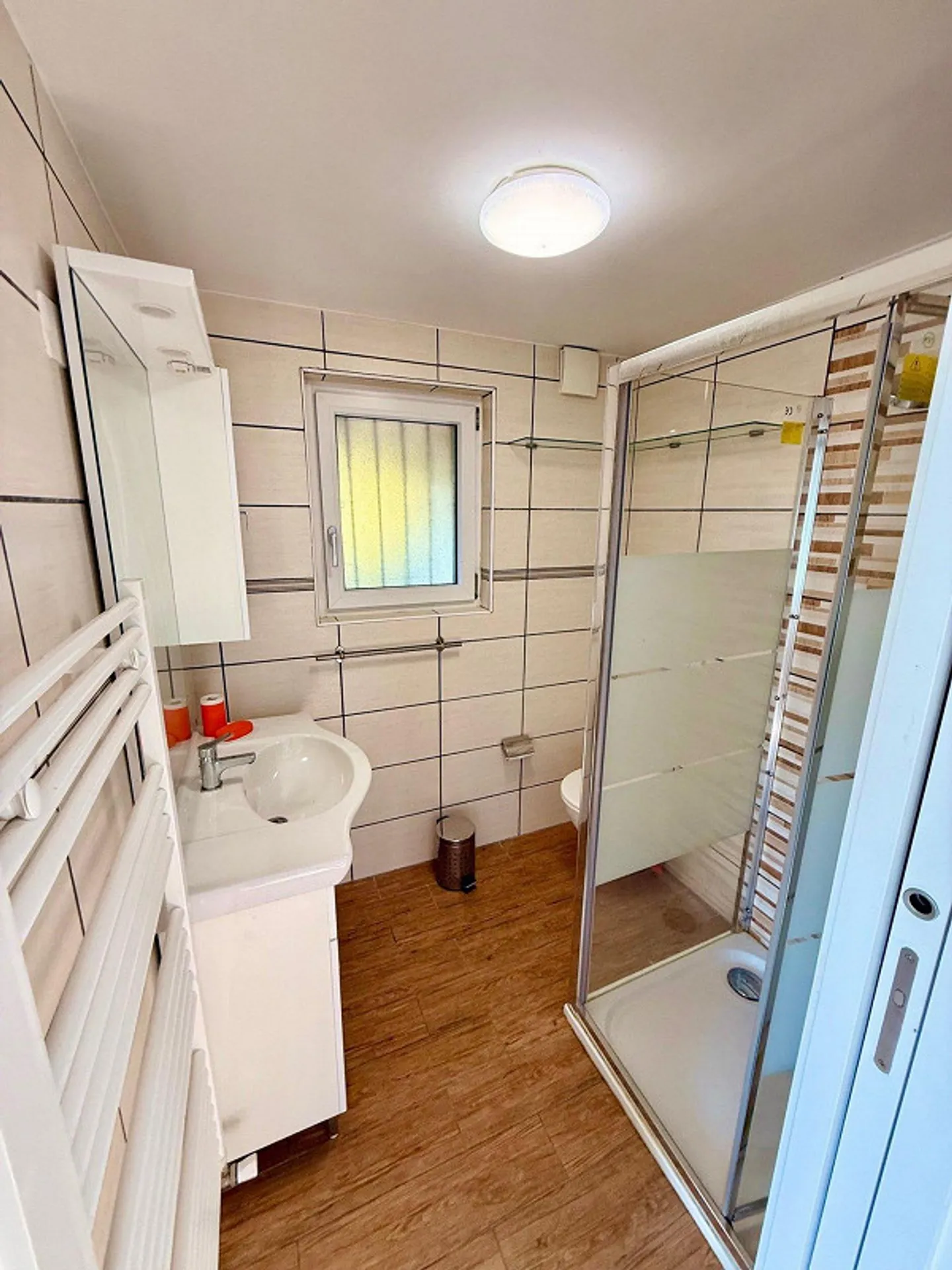 Moderne 2,5-Zimmer-Haus in Locarno mit einzigartigem Außenbereich - Foto 10 von 16