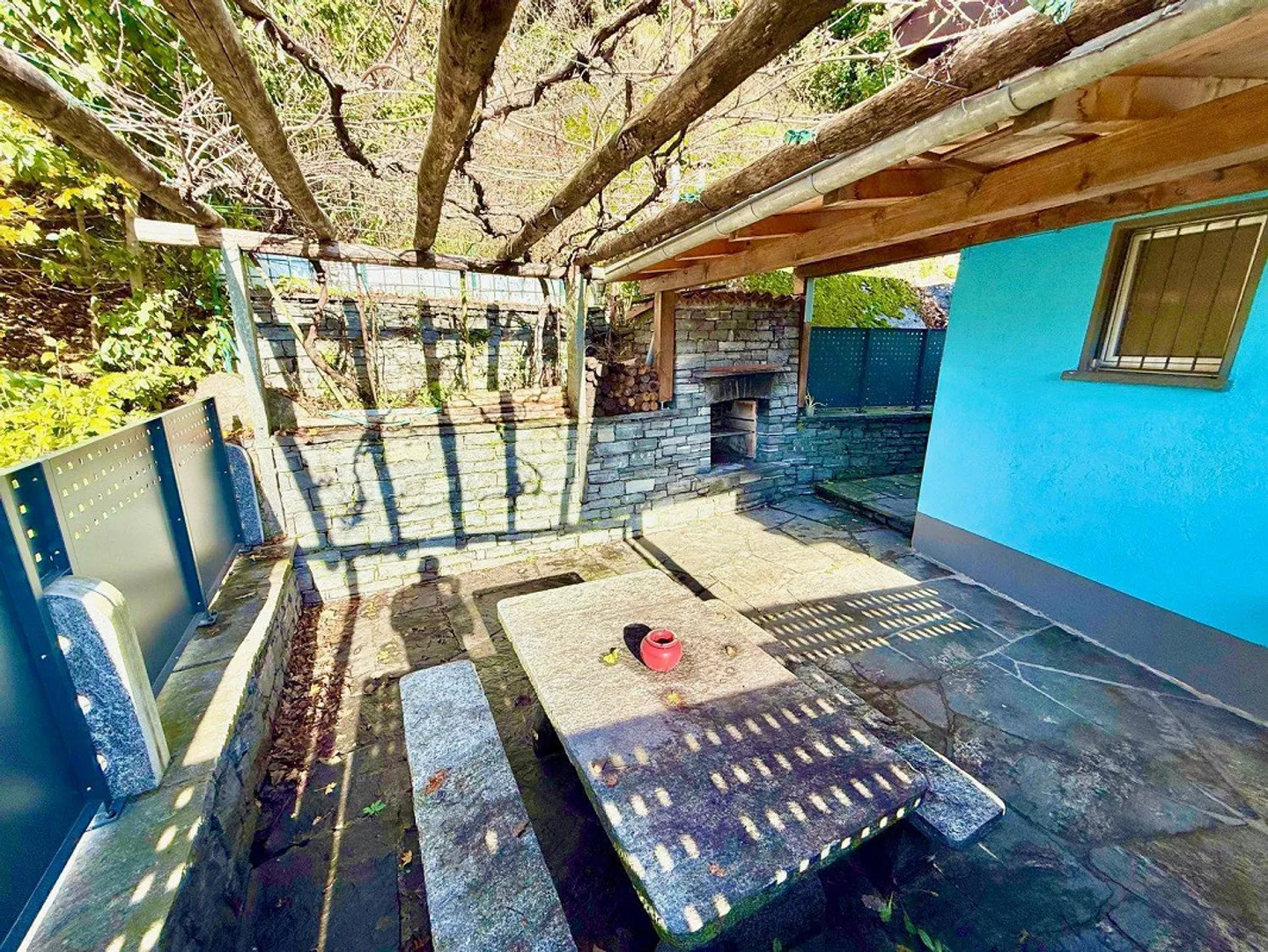 Moderne 2,5-Zimmer-Haus in Locarno mit einzigartigem Außenbereich - Foto 6 von 16