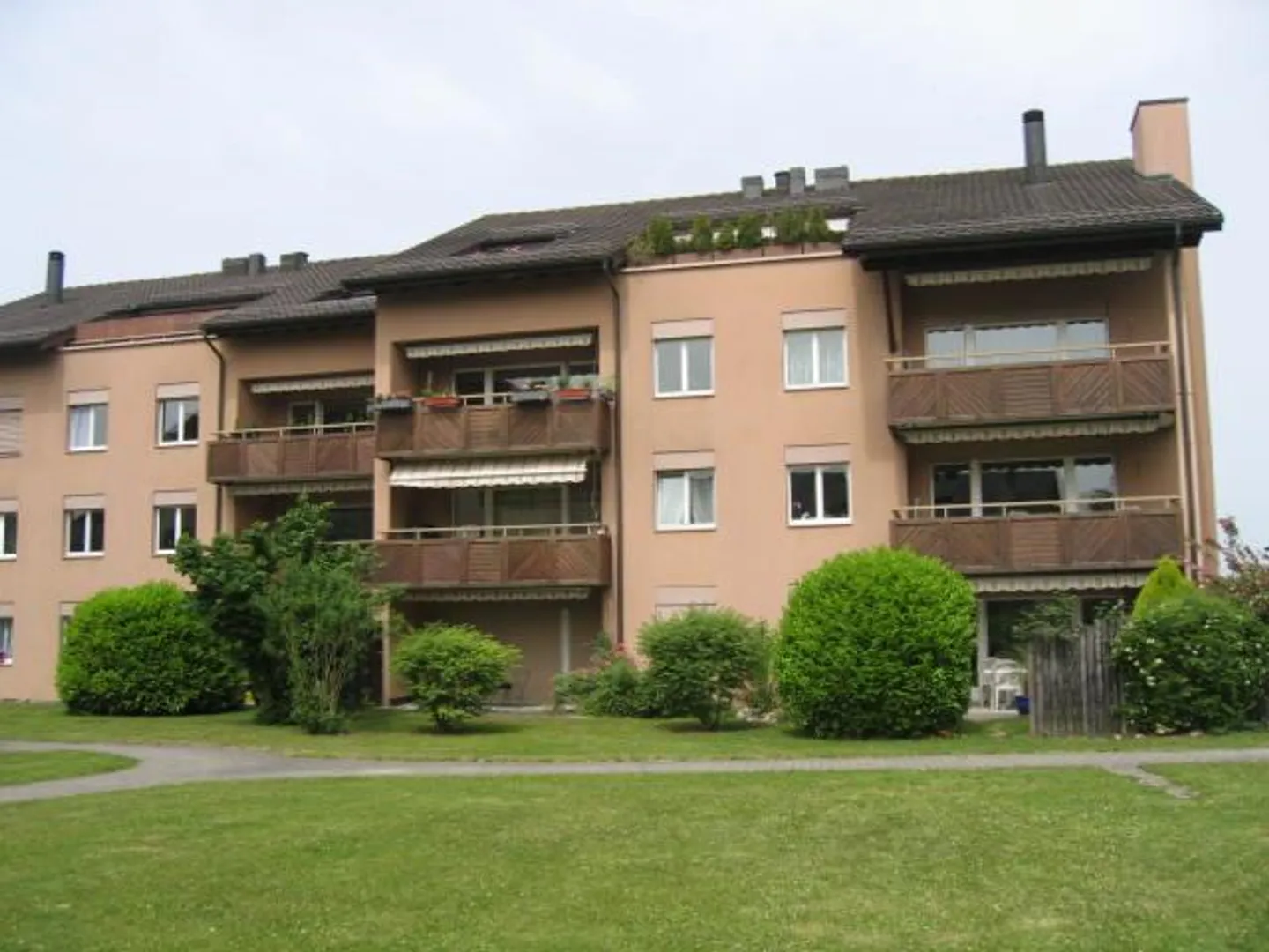 Appartement Charmant dans un Endroit Calme - Photo 1 sur 8