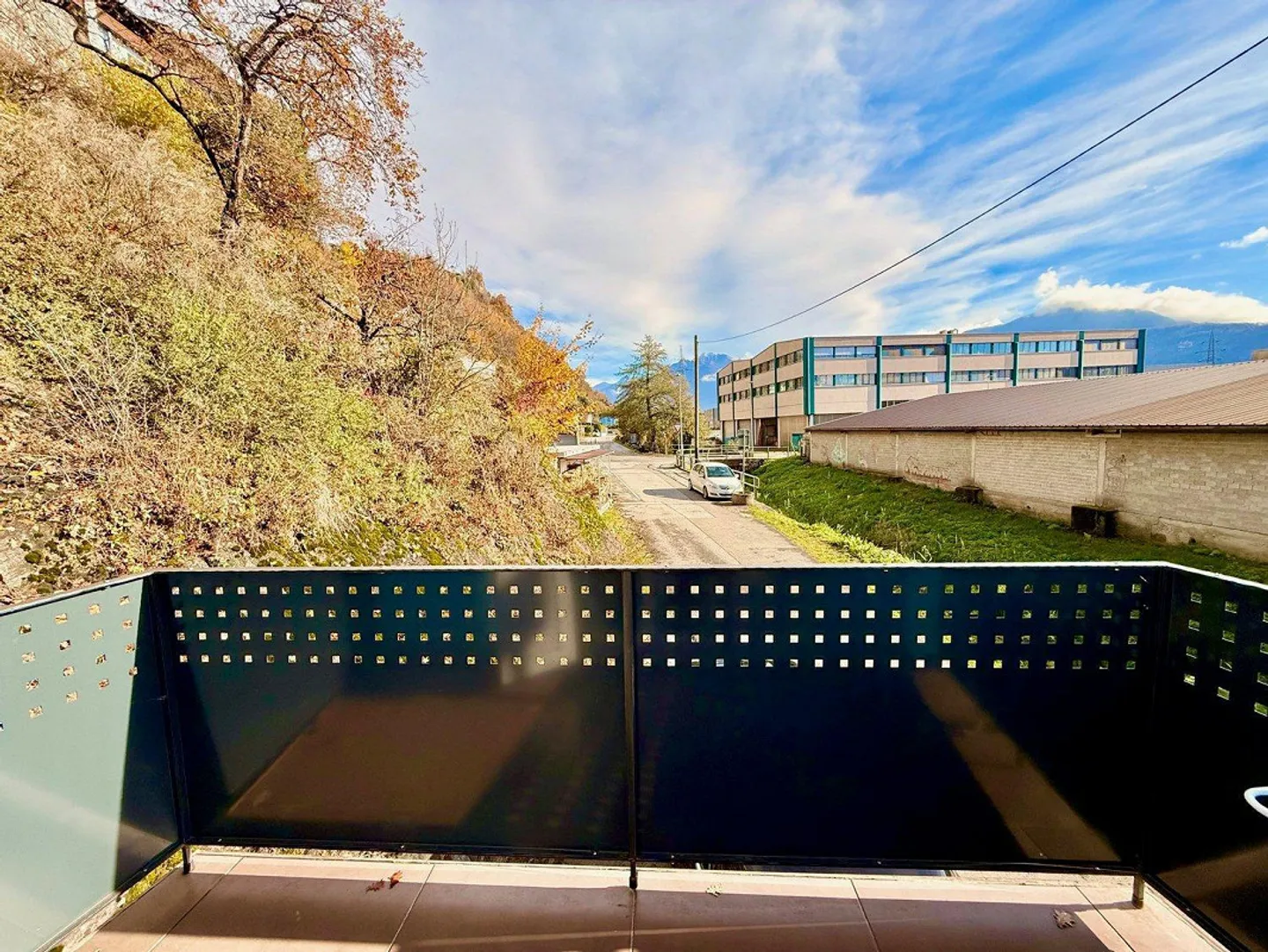 Moderne 2,5-Zimmer-Haus in Locarno mit einzigartigem Außenbereich - Foto 13 von 16