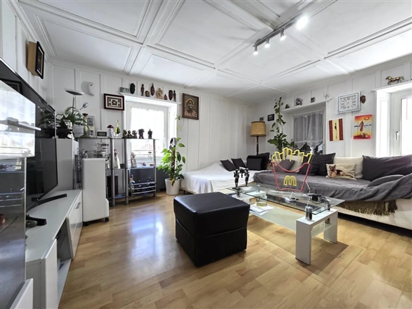 Maison de village avec un fort potentiel - Terrains et places de parking - Photo 6 sur 9