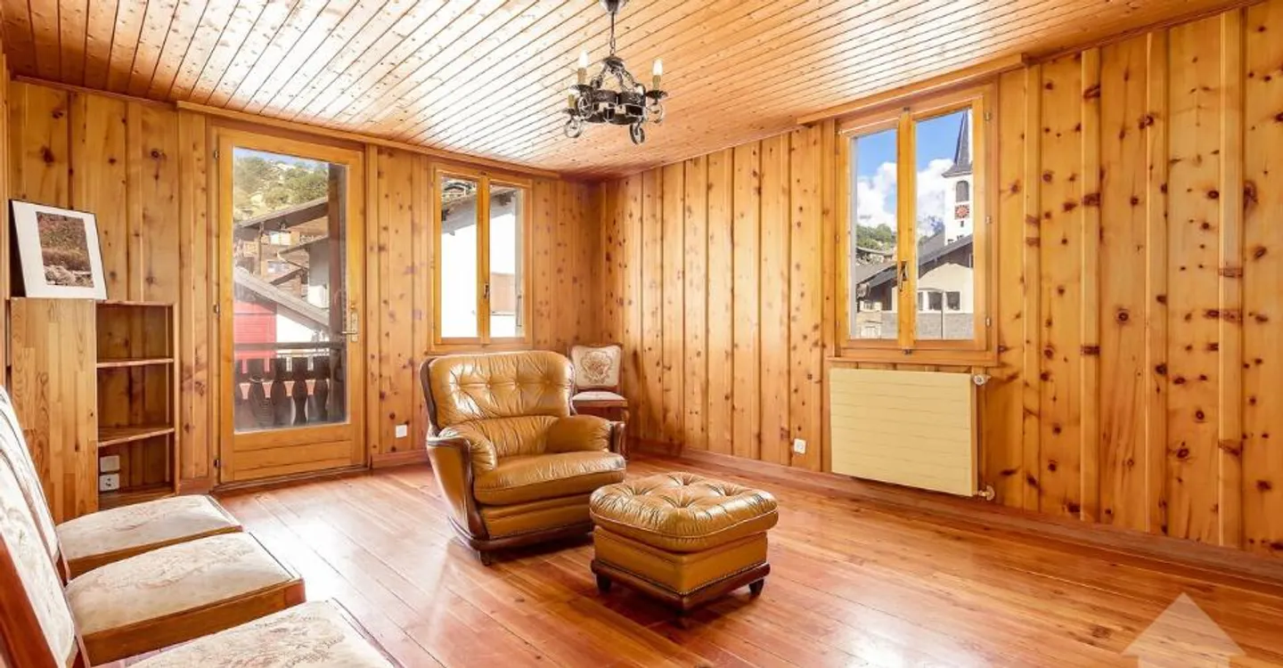 Dorfhaus zu renovieren, 10 Zimmer + Gewerbeflächen, 400 m2 - Foto 2 von 12