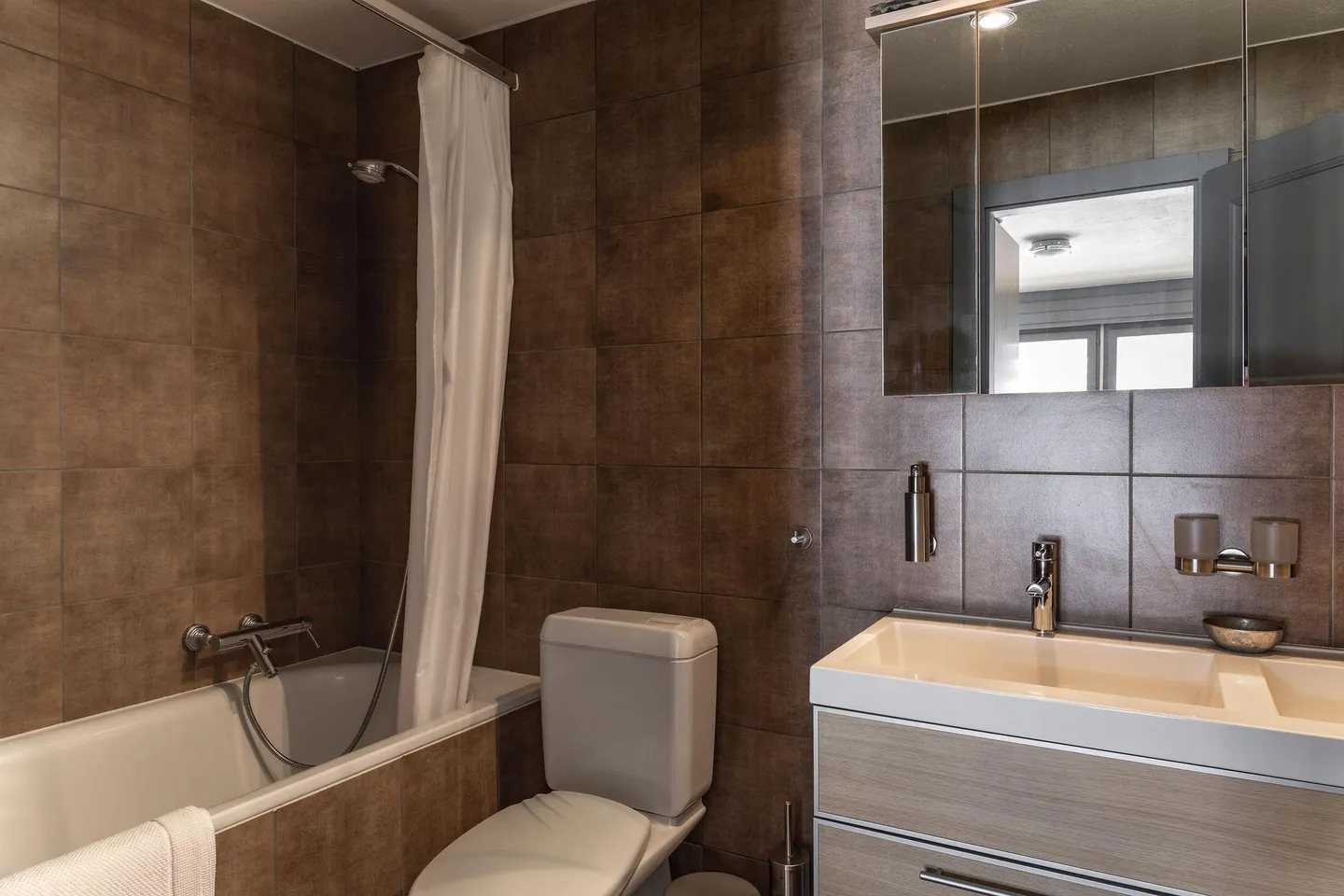 Appartement Lumineux avec Vue sur Montagne - Photo 11 sur 12