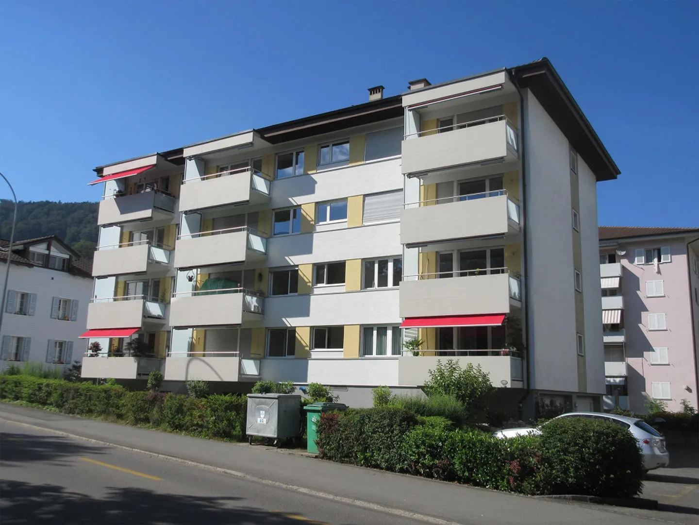 Appartement récemment rénové au 3ème étage sans ascenseur - Photo 1 sur 8