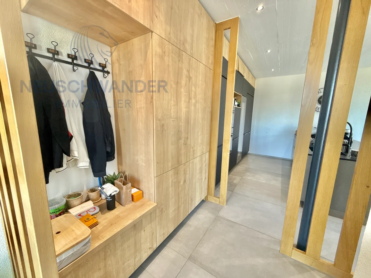 Stunning duplex penthouse with 2 underground parking spaces - Photo 6 of 39