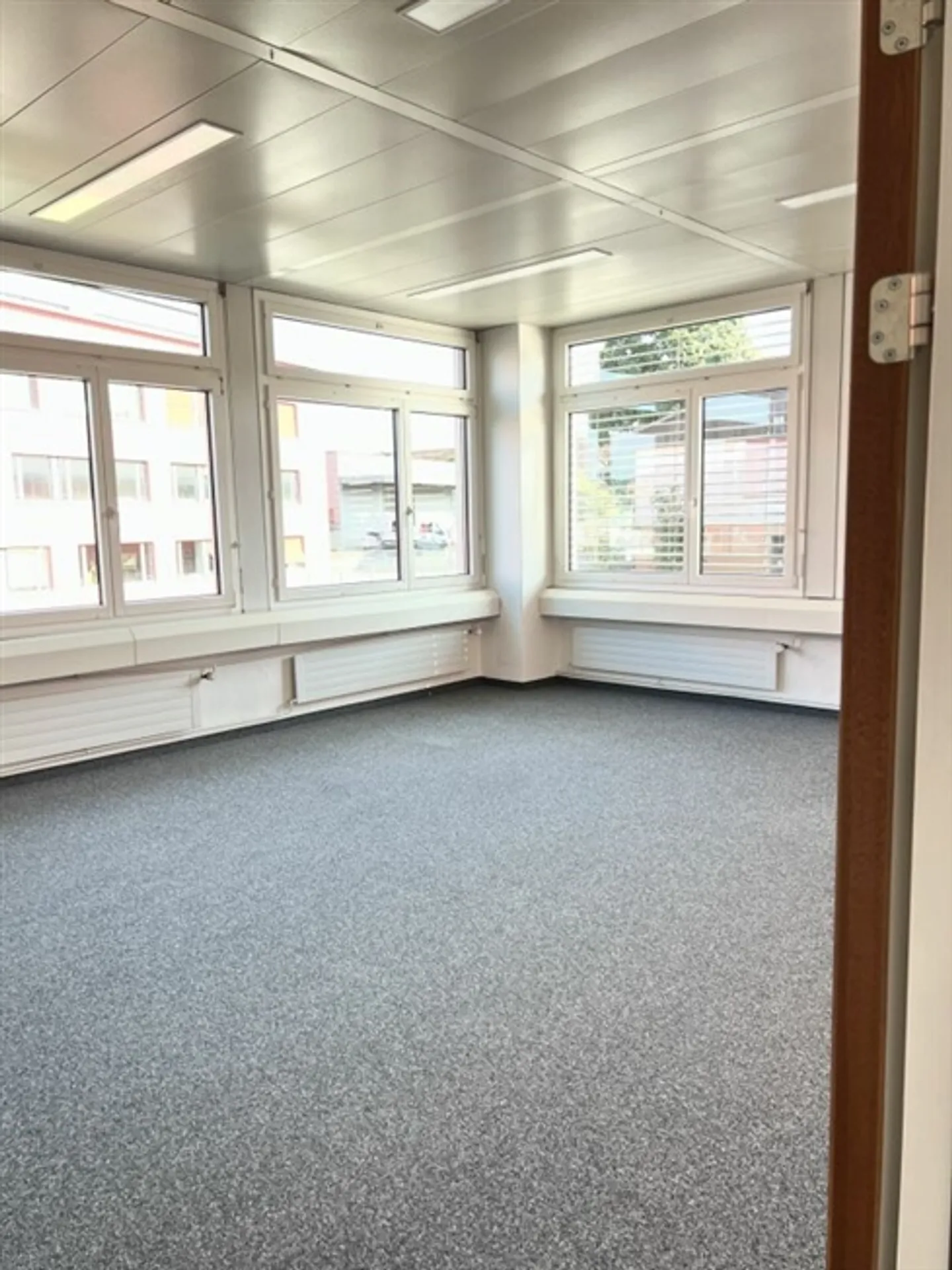 Geräumige Bürofläche zu vermieten - Foto 5 von 6