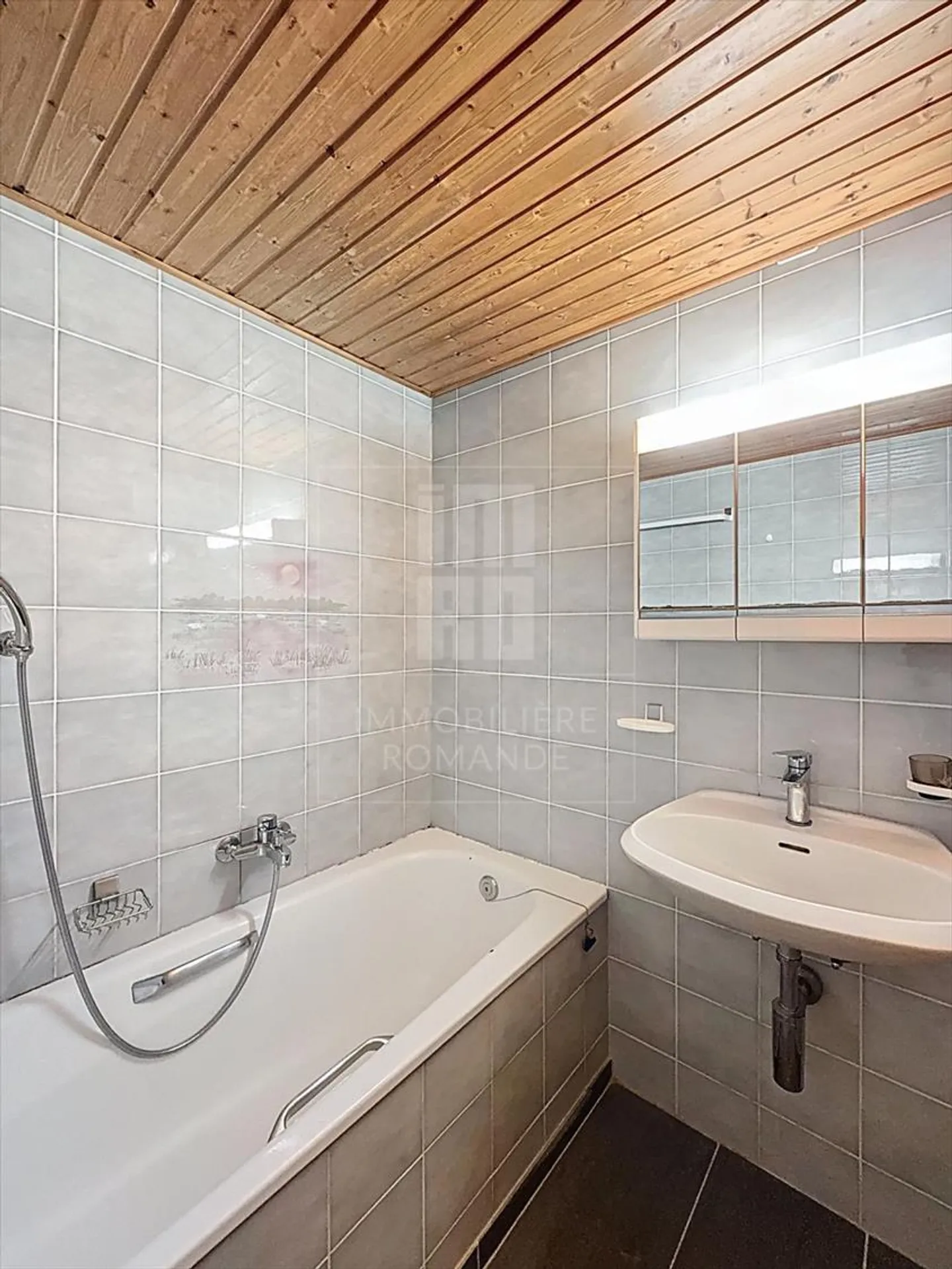 Apartment for rent - Photo 6 of 7