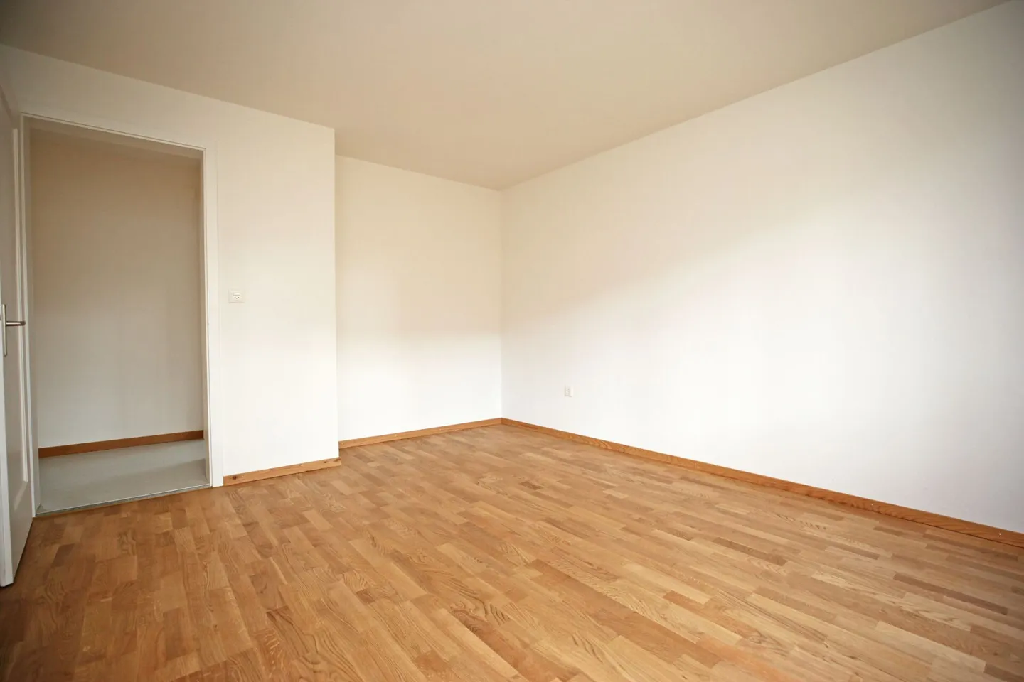 4-room apartment - freshly renovated - Photo 7 of 12