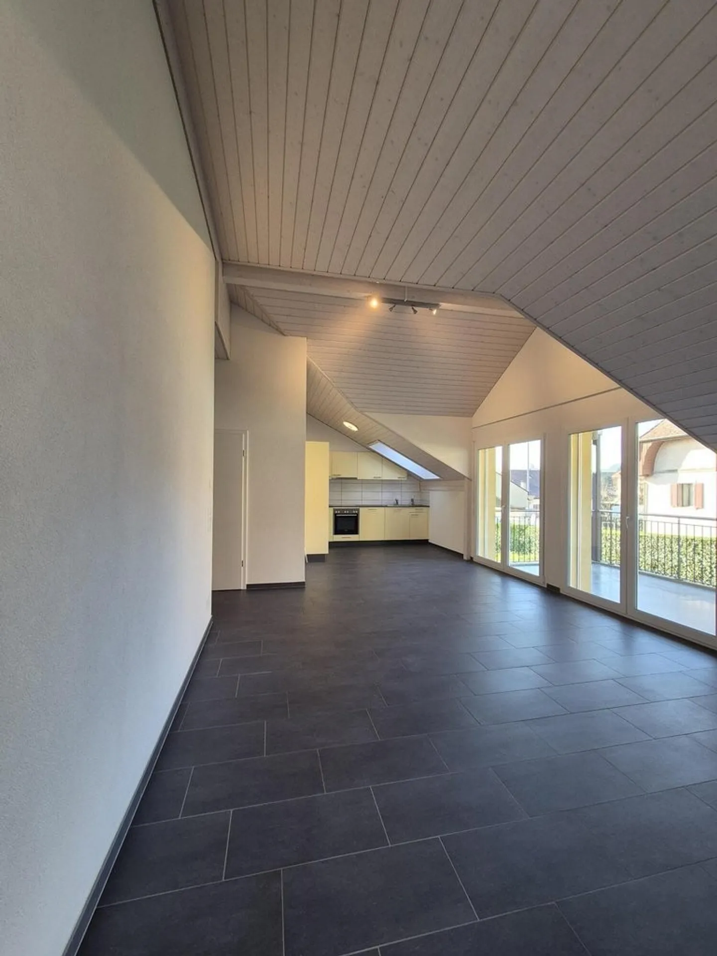 MENIERES (DE) - 3.5 Zimmer im 1. Stock - Foto 3 von 9