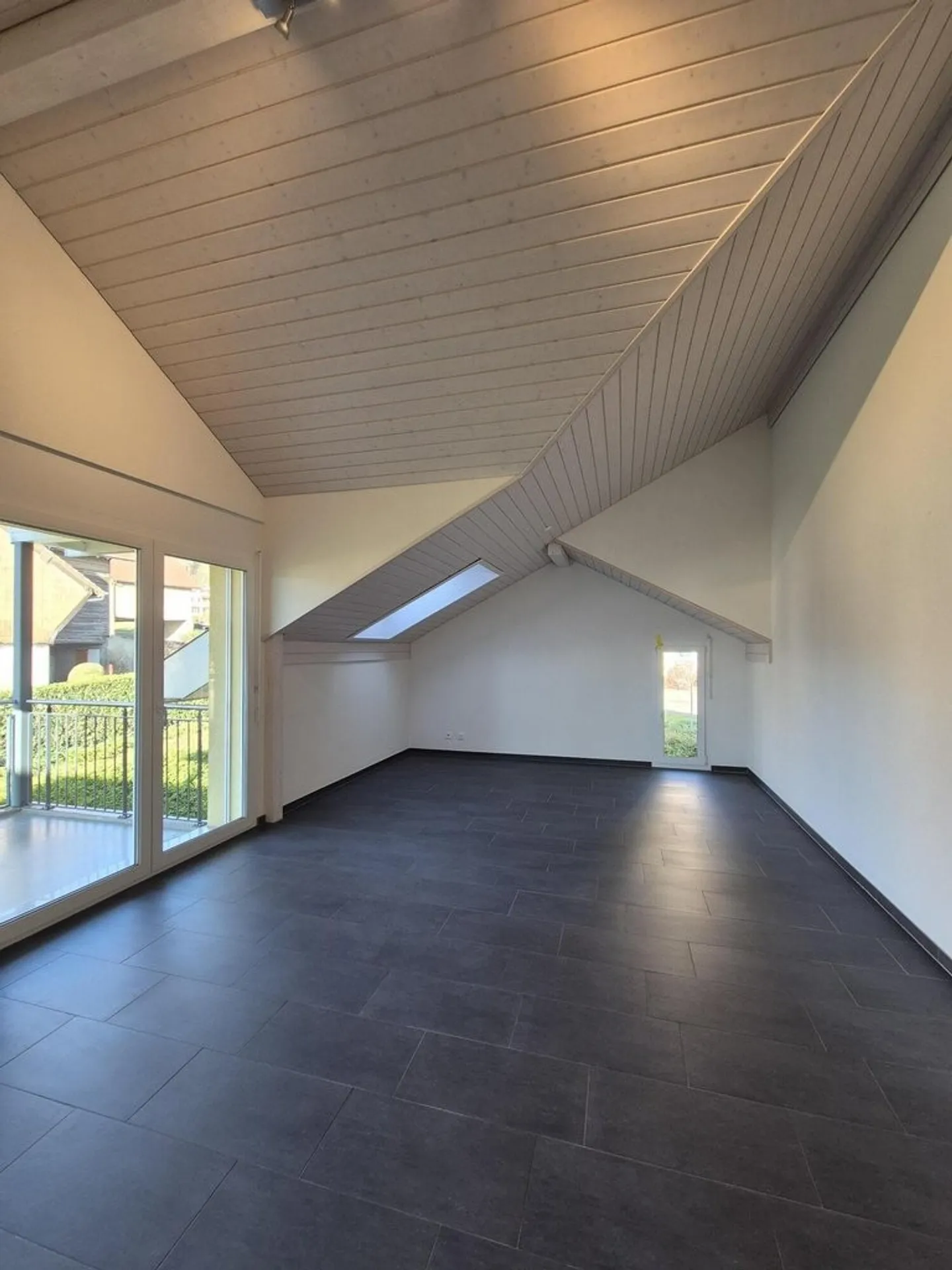 MENIERES (DE) - 3.5 Zimmer im 1. Stock - Foto 4 von 9