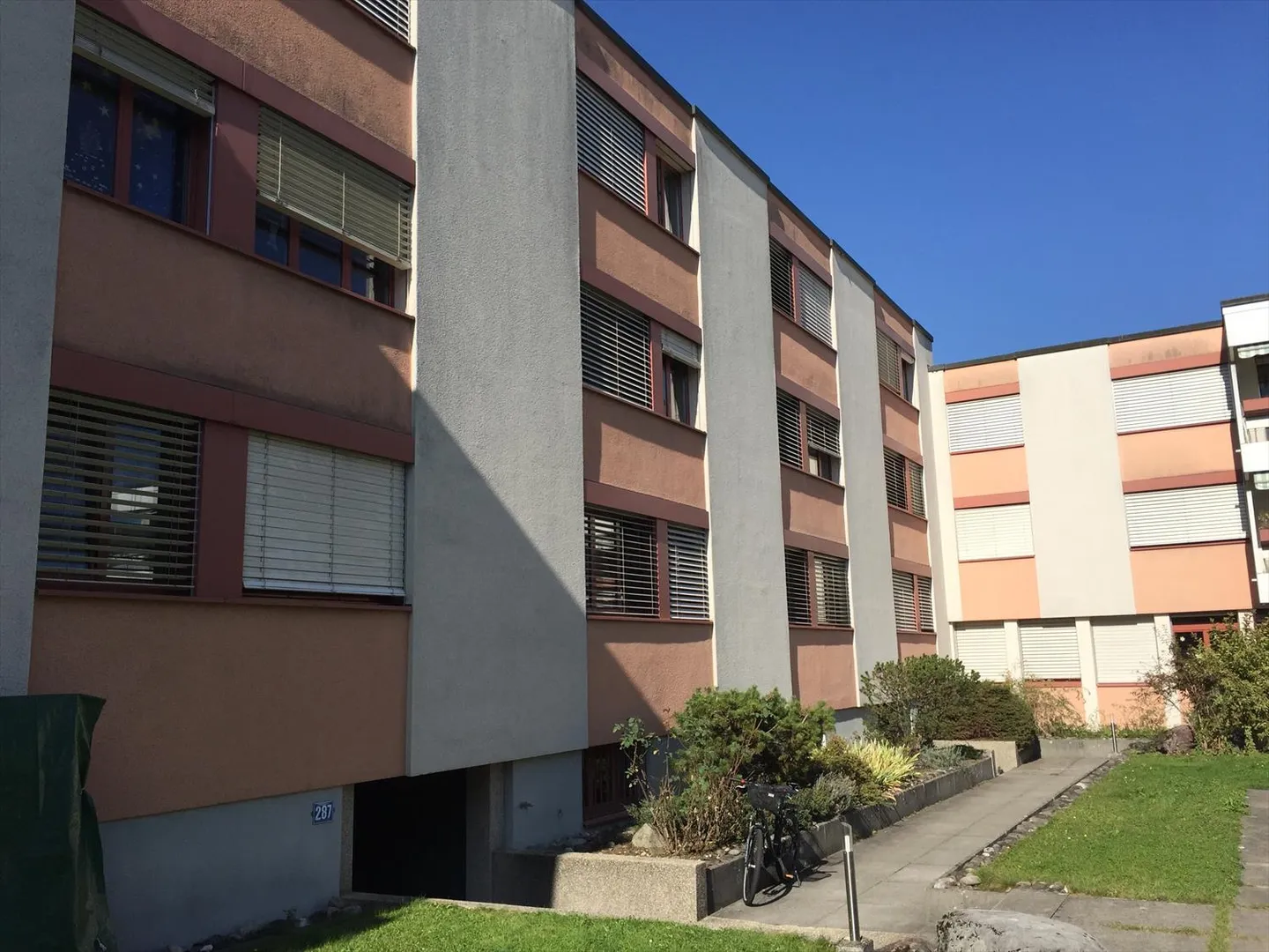 Parkplatz im Freien mieten - Foto 1 von 4