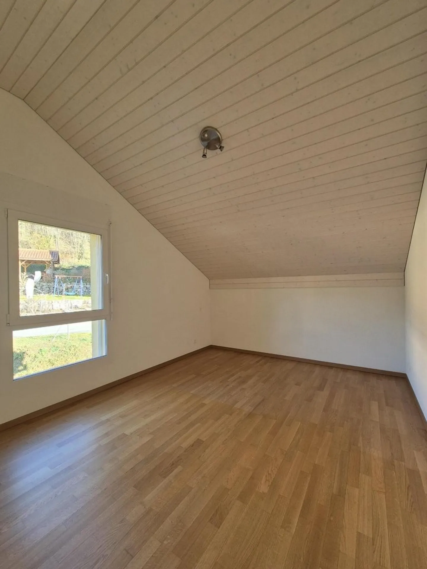 MENIERES (DE) - 3.5 Zimmer im 1. Stock - Foto 6 von 9