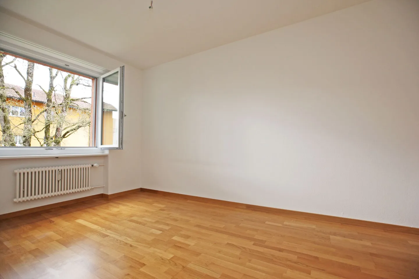 4-room apartment - freshly renovated - Photo 8 of 12