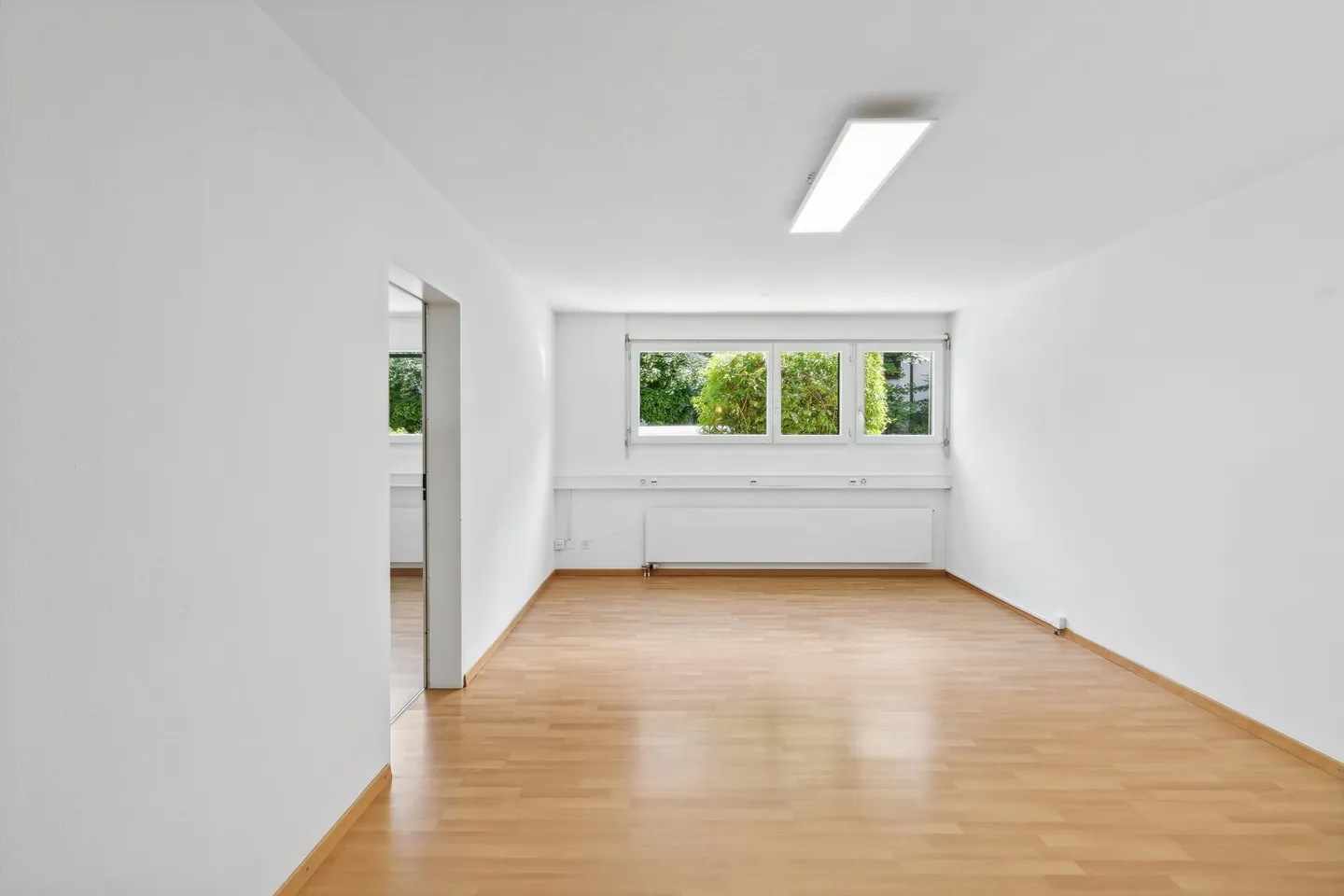 Office space for rent - Photo 3 of 7