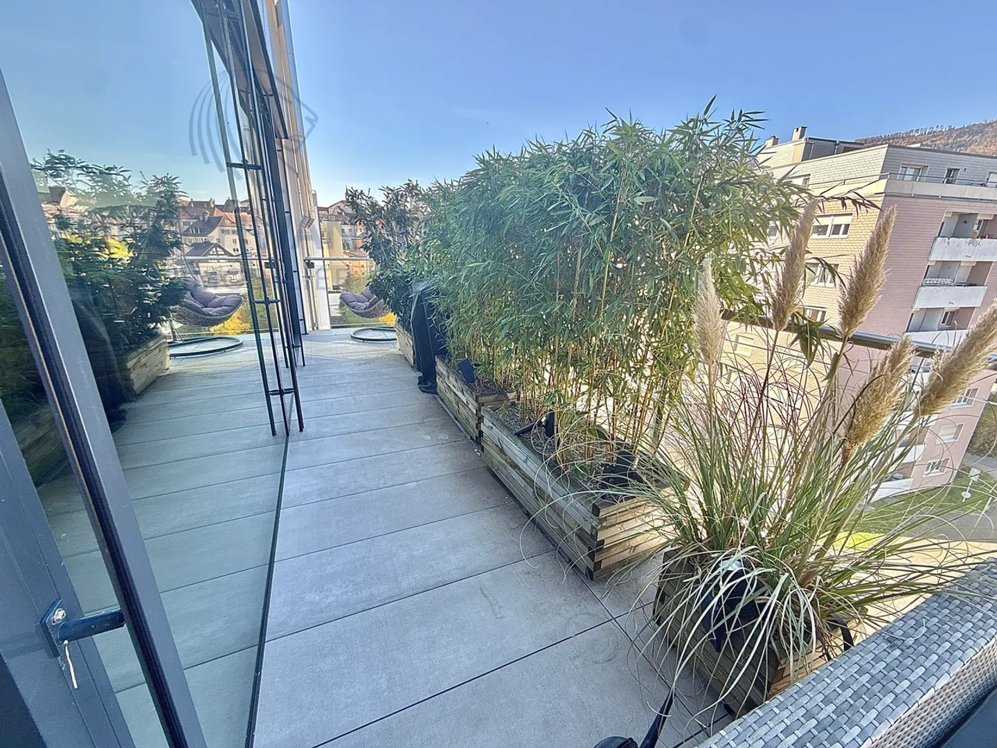 Stunning duplex penthouse with 2 underground parking spaces - Photo 18 of 39