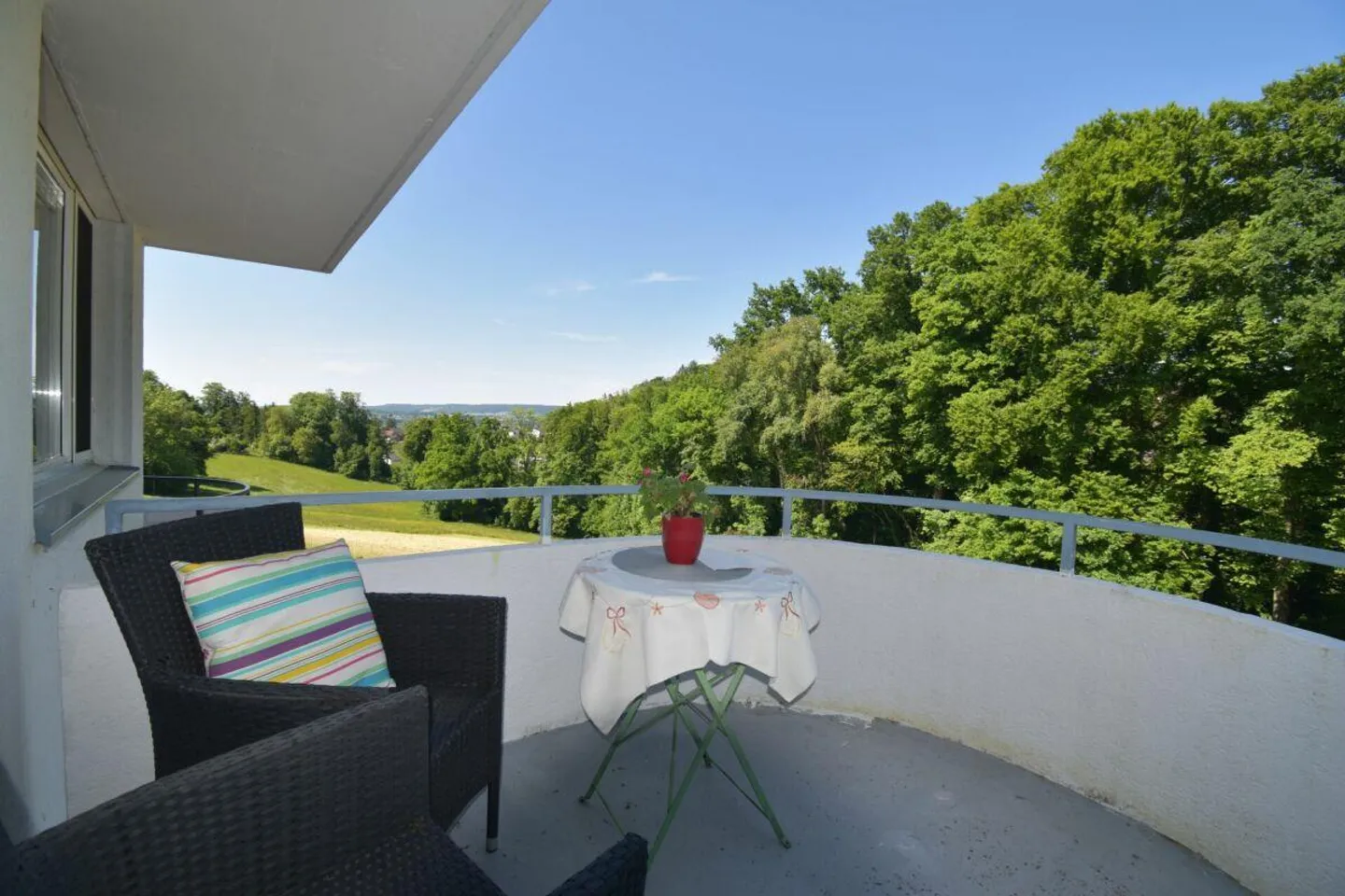 Modernes Reiheneinfamilienhaus mit Gemeinschaftspool - Foto 9 von 15