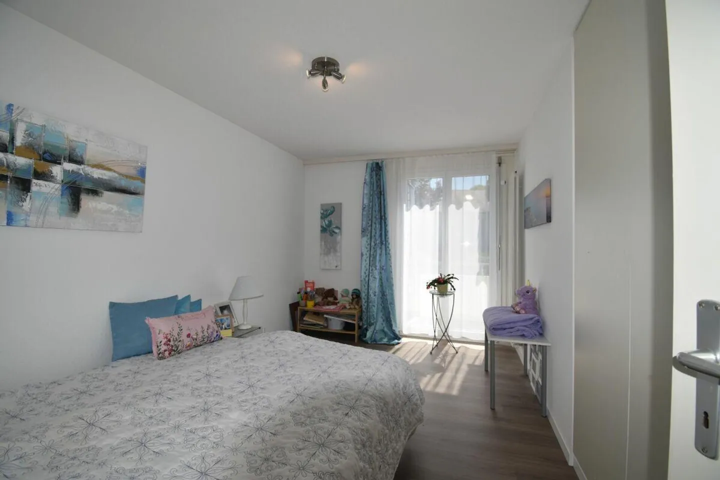 Modernes Reiheneinfamilienhaus mit Gemeinschaftspool - Foto 11 von 15