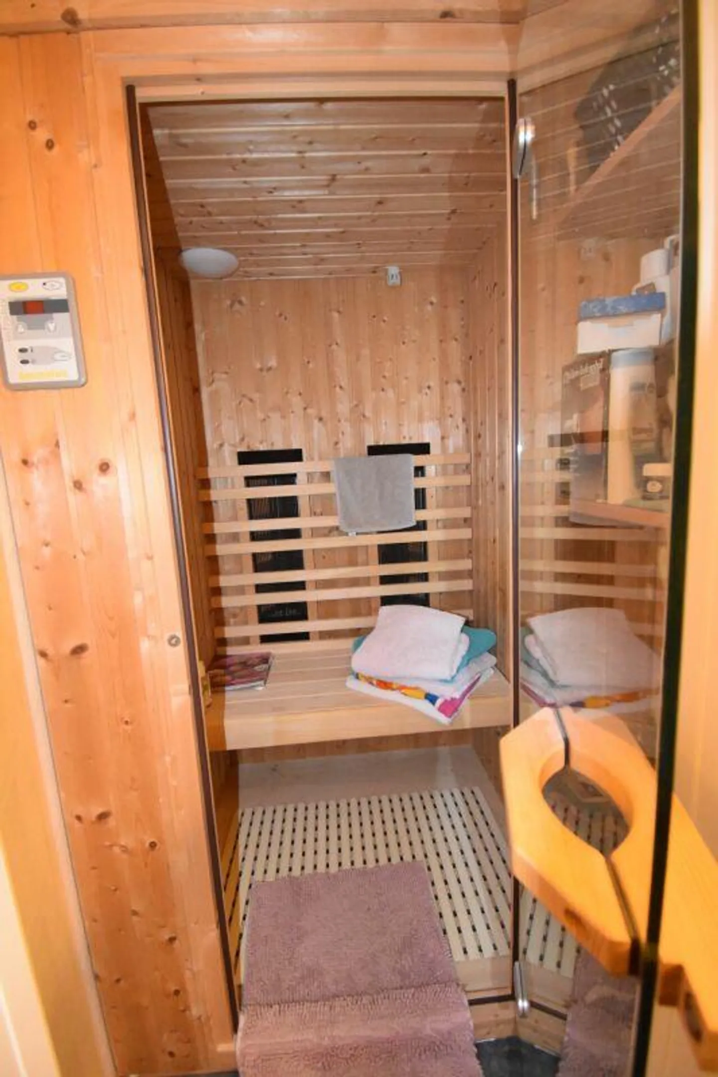 Modernes Reiheneinfamilienhaus mit Gemeinschaftspool - Foto 14 von 15