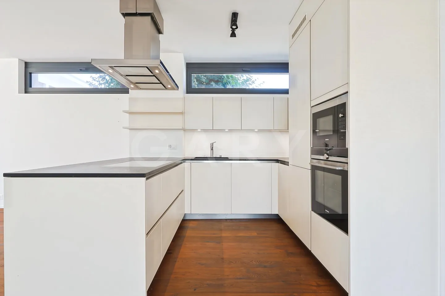 EXCLUSIVITY - Contemporary house in a quiet area - Photo 7 of 13