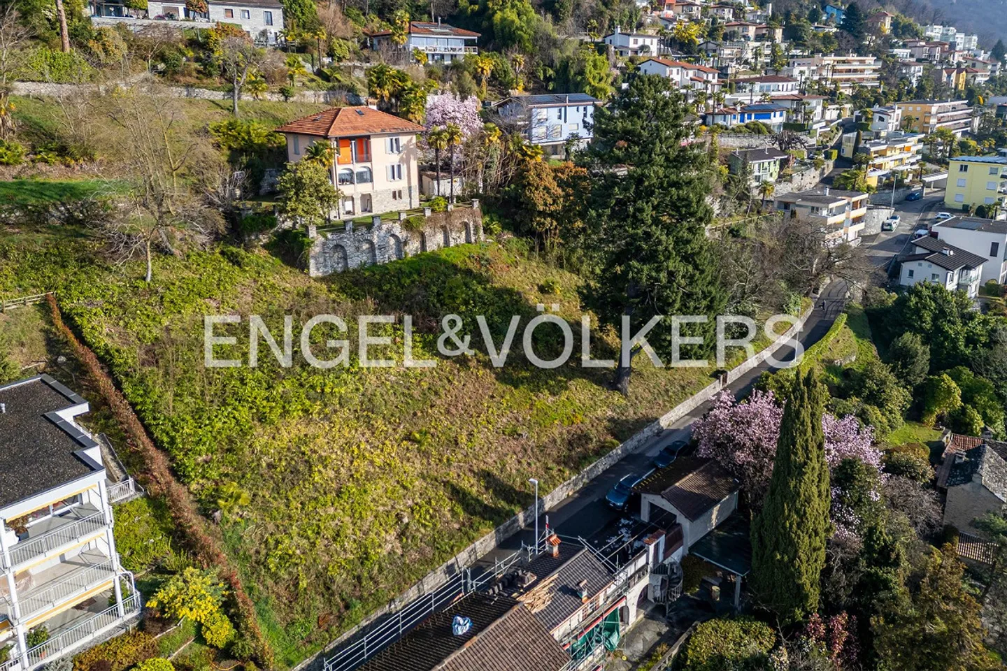 Building land with great potential (77) - Photo 4 of 6