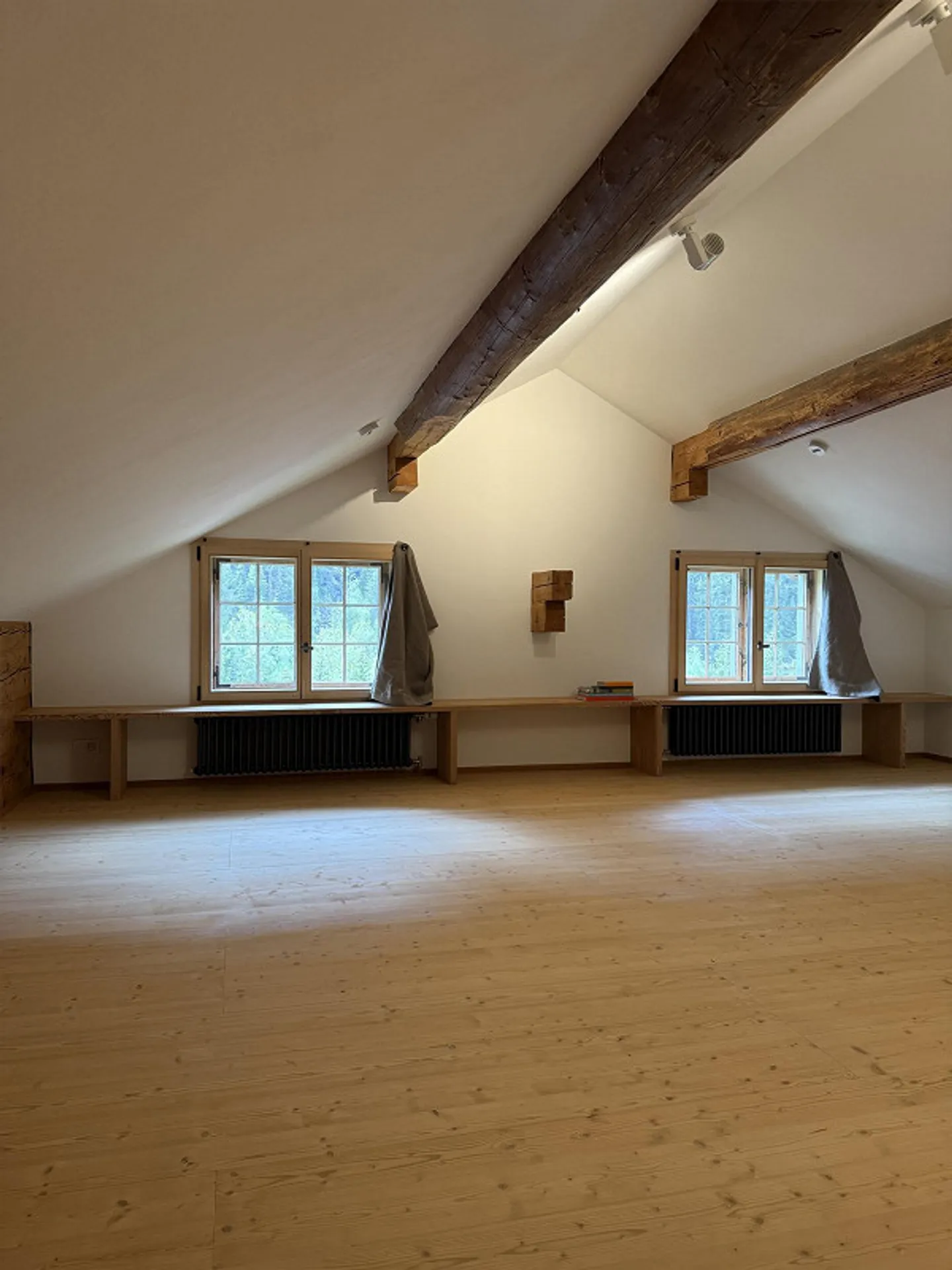 Grosszügige Dachwohnung mit Gartenanteil (Erst- oder Zweitwhg.) - Foto 8 von 14