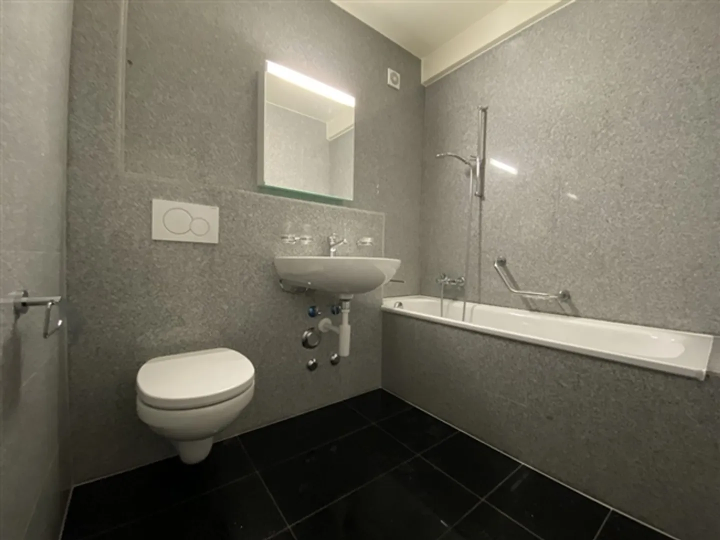 NUOVO APPARTAMENTO 1,5 STANZE A 15 MINUTI DAL CENTRO CITTÀ - Foto 5 di 6