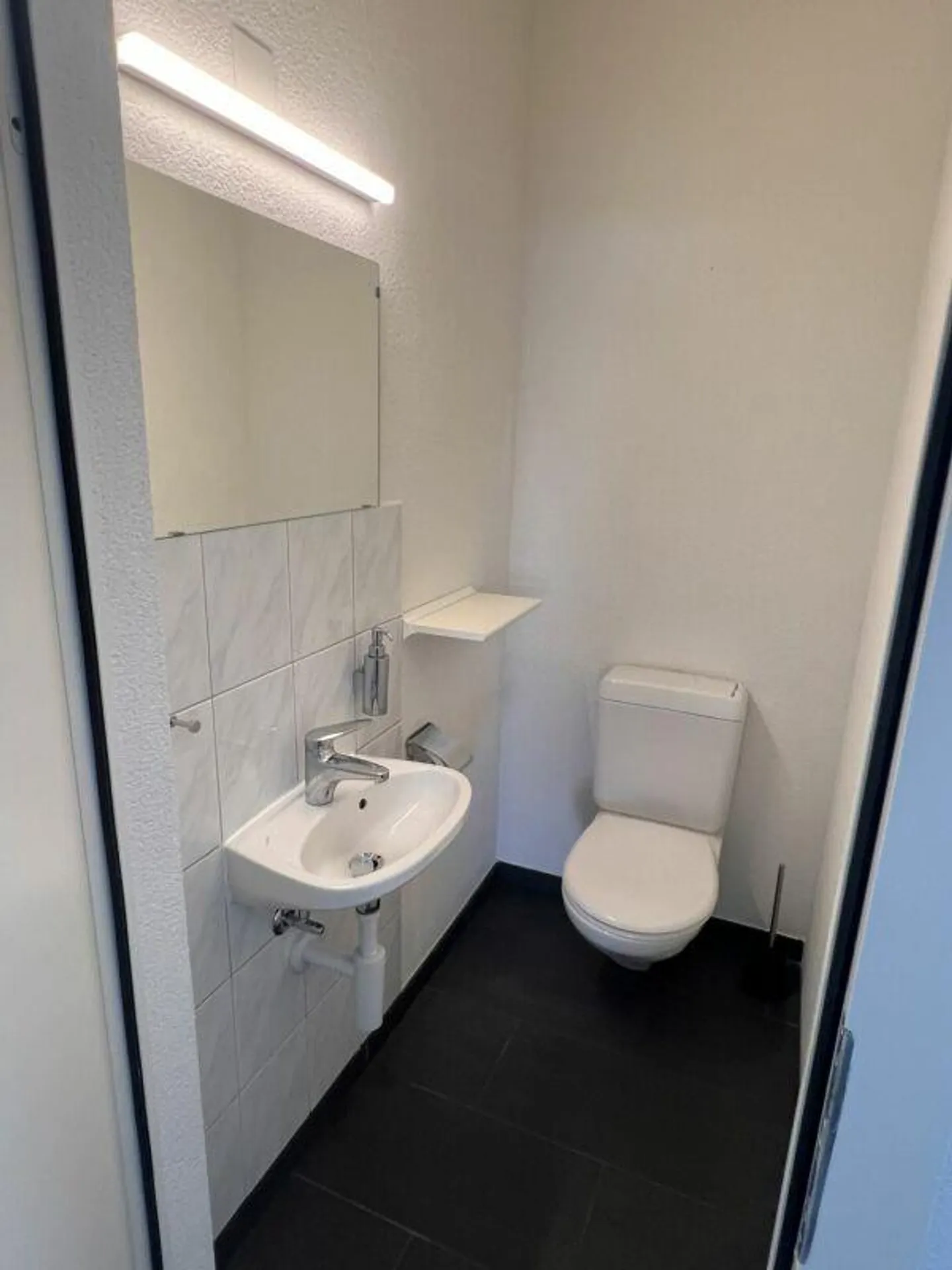 RETAIL SPACE - OFFICE - SHOWROOM - Photo 13 of 13