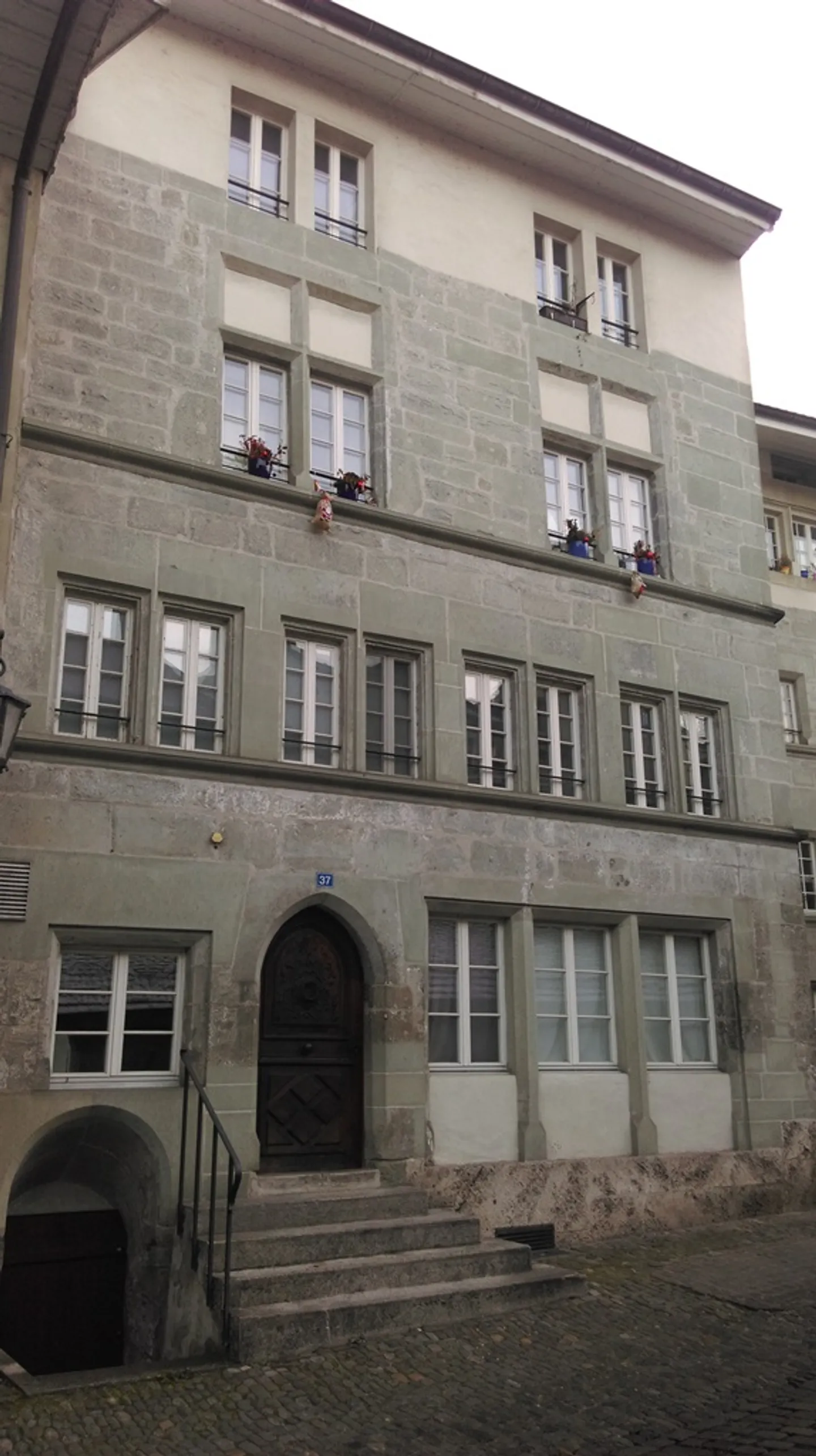 03957 - Appart. 2,5 PCES - PLATZ PETIT ST-JEAN 37 - FRIBOURG - Foto 2 von 6