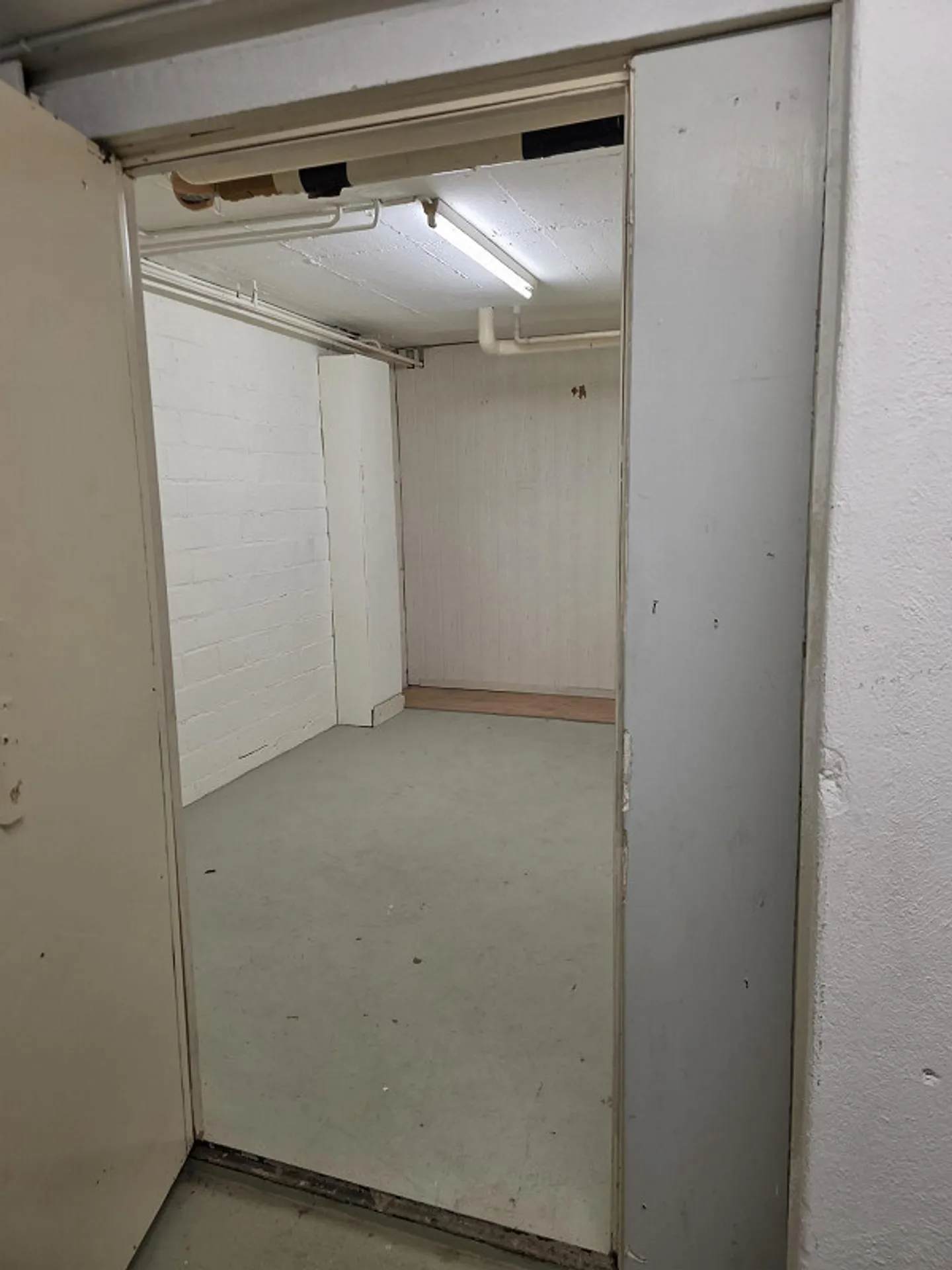 Magazzino nel centro di Cham - Foto 3 di 5