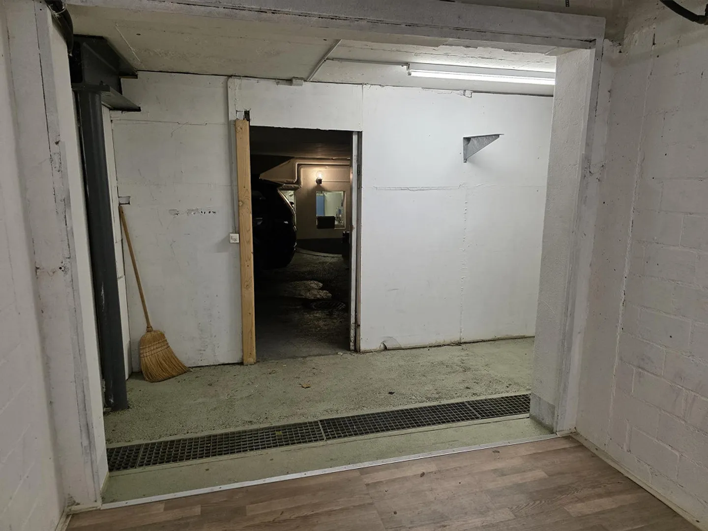 Magazzino nel centro di Cham - Foto 4 di 5
