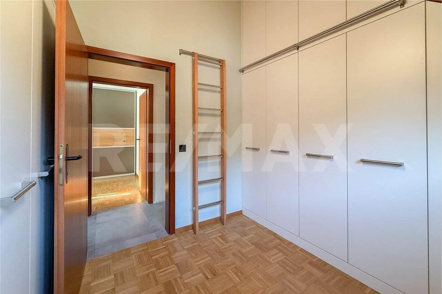 High-quality modernized maisonette with plenty of comfort and space - Photo 8 of 13