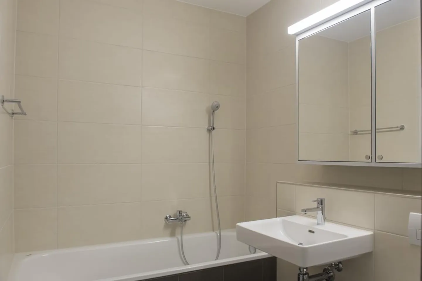 Vie urbaine dans un endroit naturel - Photo 5 sur 7